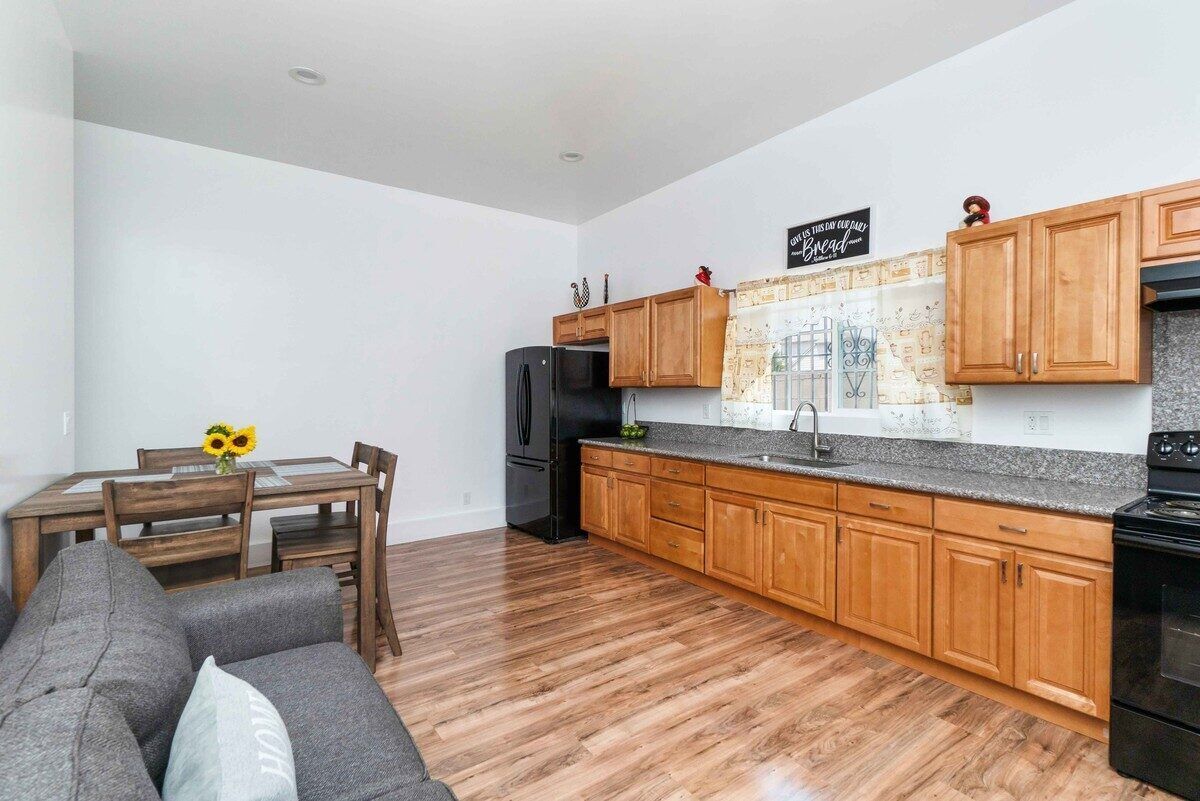 Kitchen Remodel in Inglewood, CA by Bela Development project photo