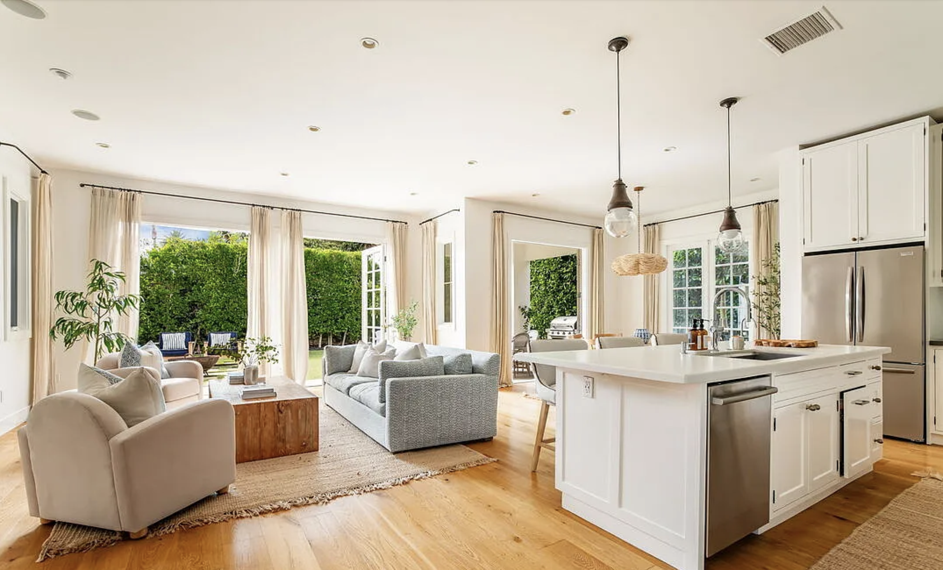 Modern Farmhouse Outdoor Kitchen Remodel by Bela Development project photo