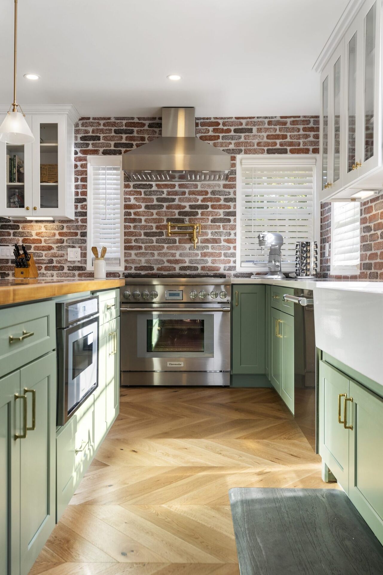 Simple Palette With Bold Accents Kitchen Remodel by Bela Development project photo 7