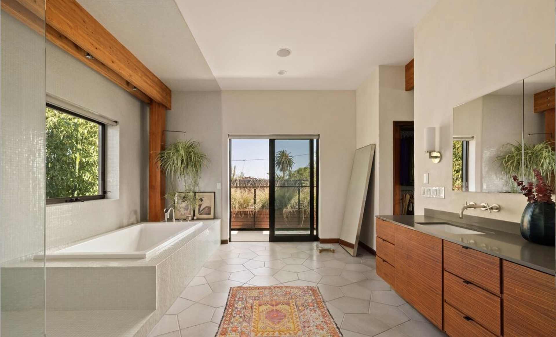 Outdoor Kitchen Remodel in Venice, CA by Bela Development project photo 3