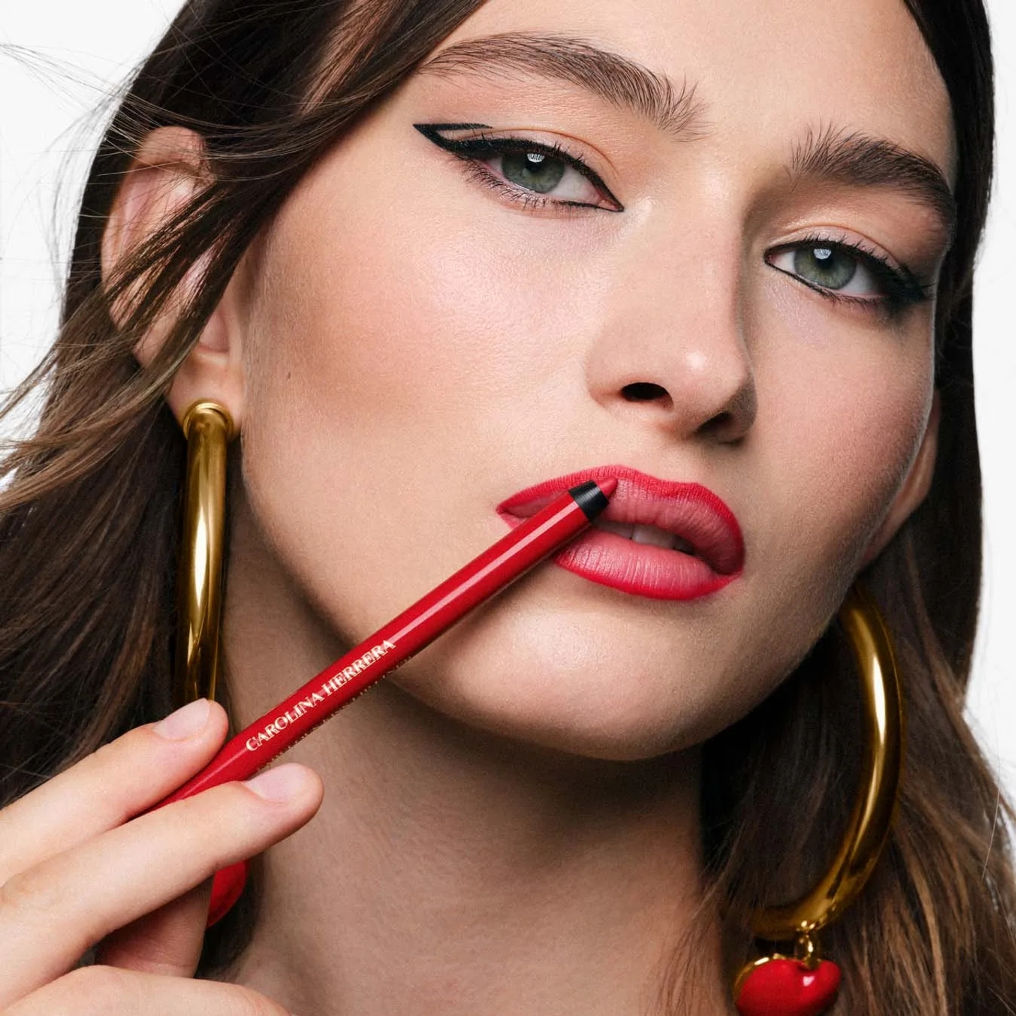 z02-LIP-LINER-310_0700-D1_FULLRES