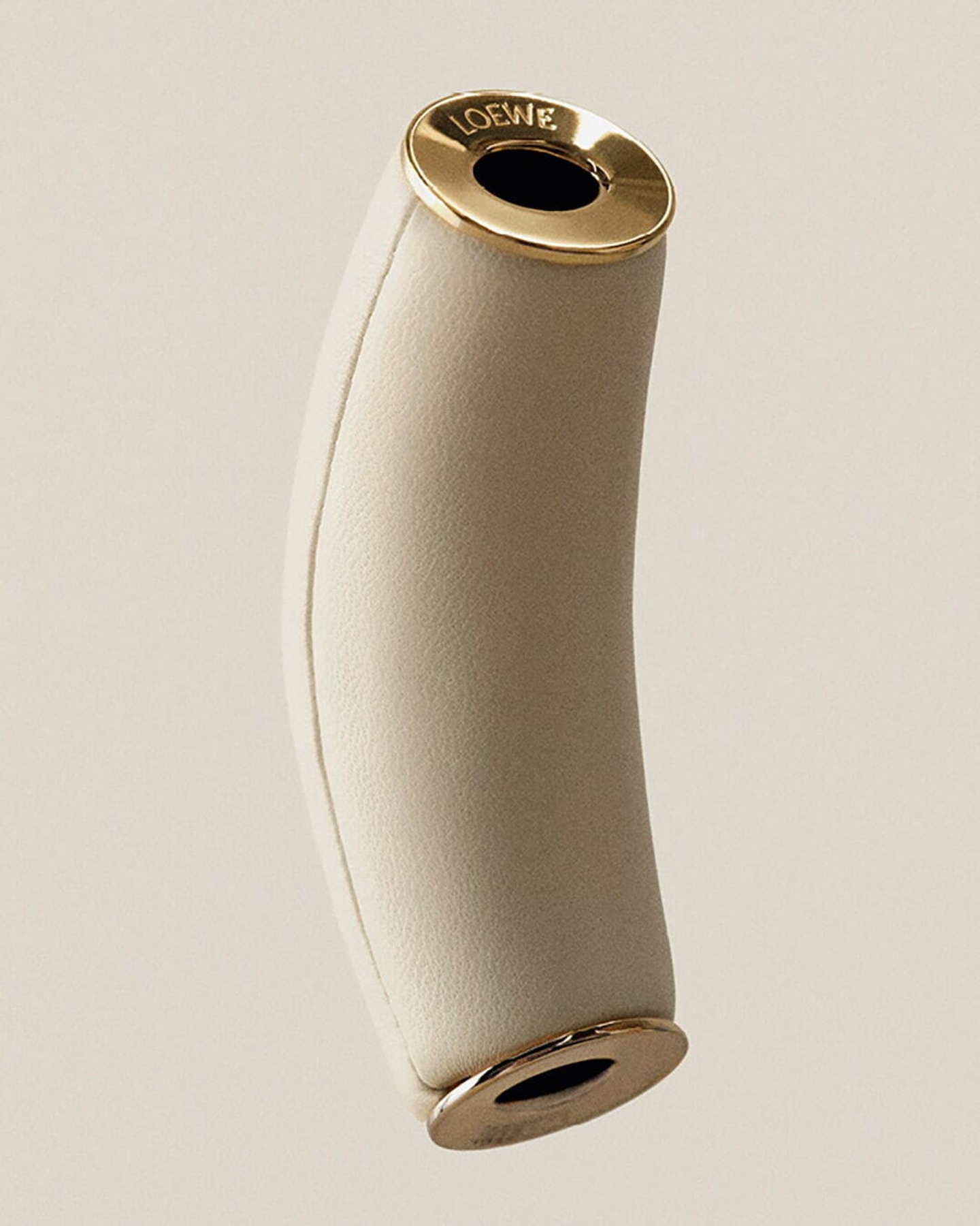 crafting-a-squeeze-bag-for-loewe