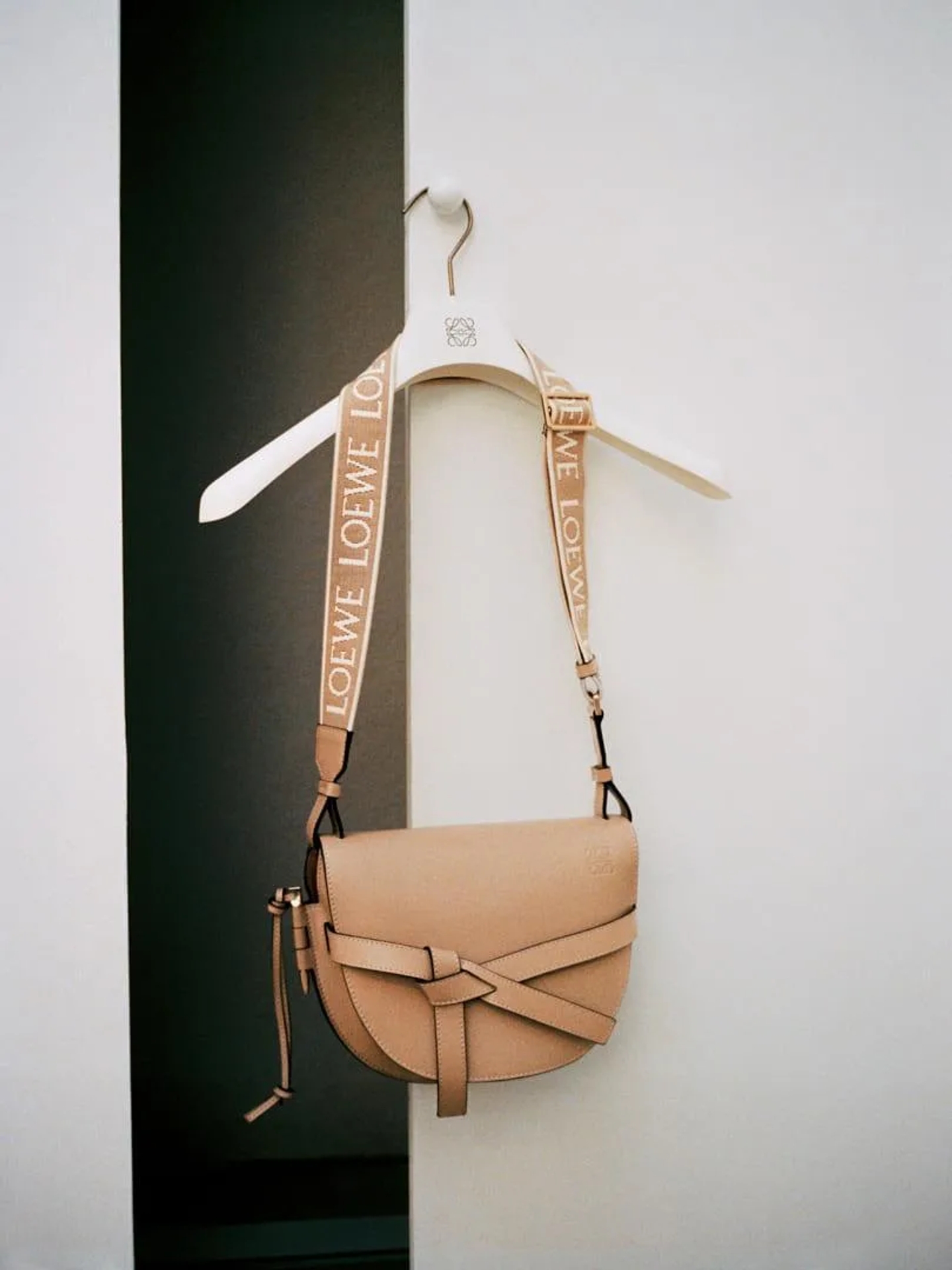 LoeweGate_2_YagoCastromil_Thisissample