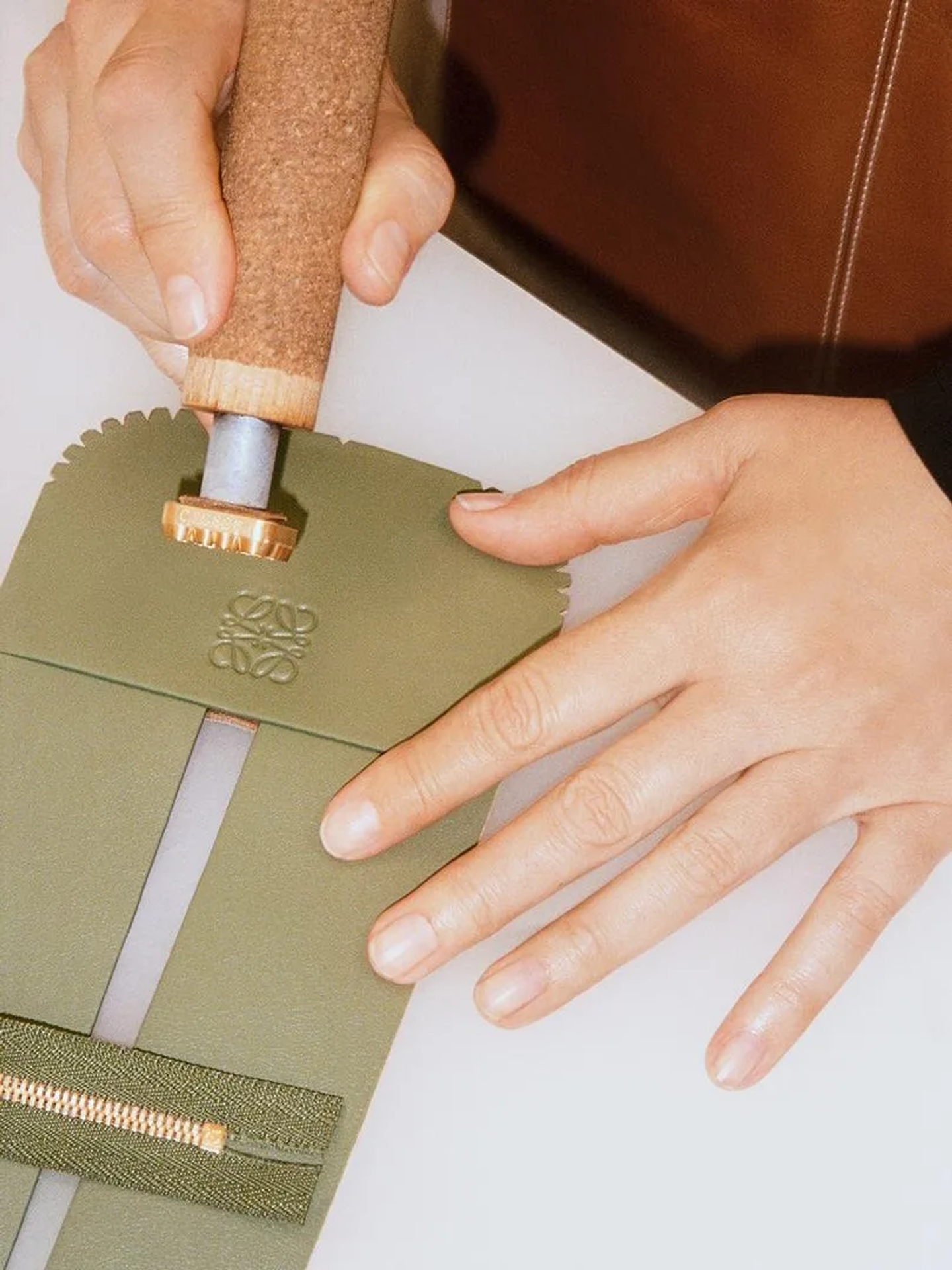 Loewe_Amazona_Making_of_02_Yago_Castromil_Thisissample.