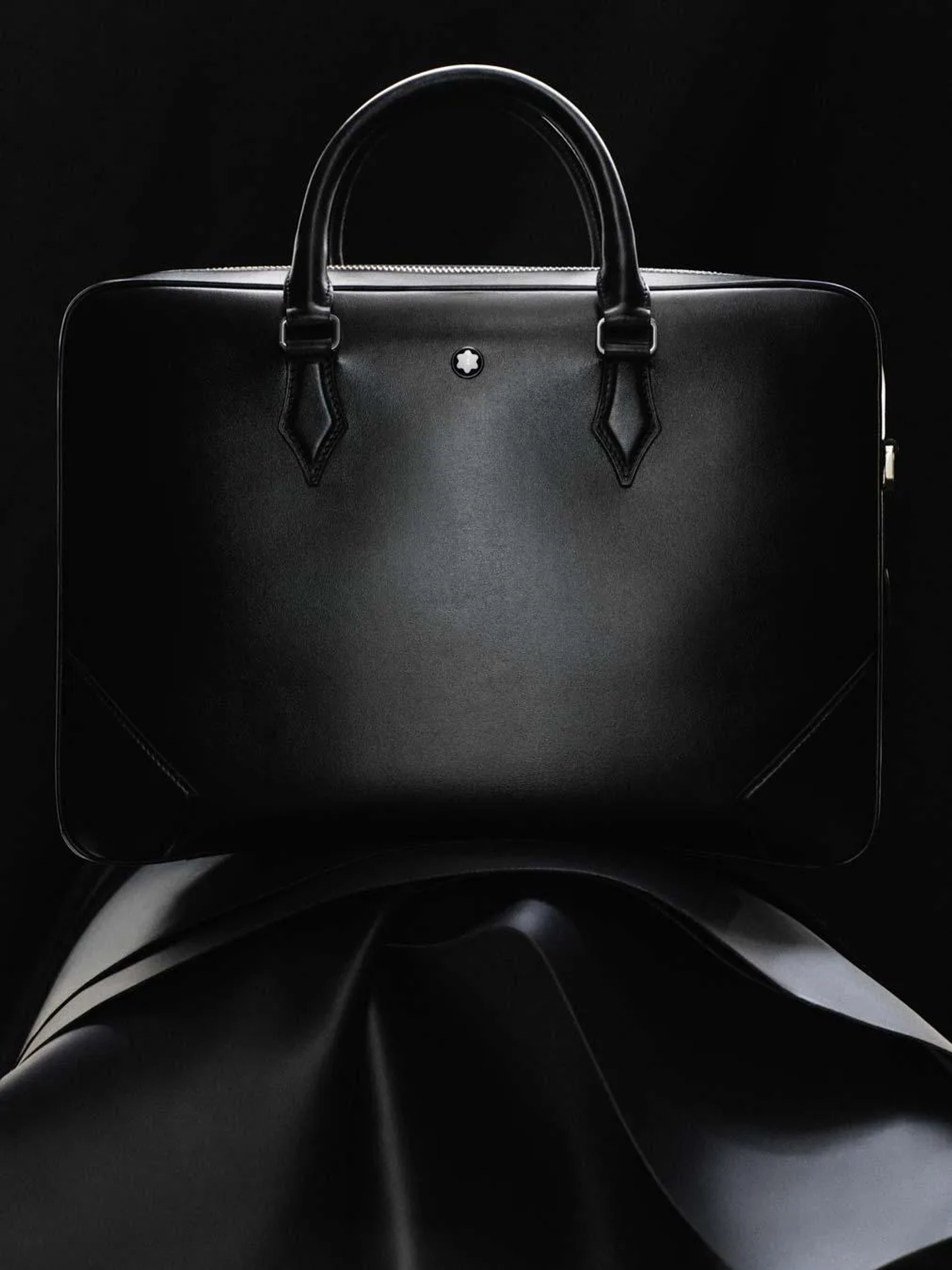 2-MONTBLANC_LEATHER_CRAFTMANSHIP_5783