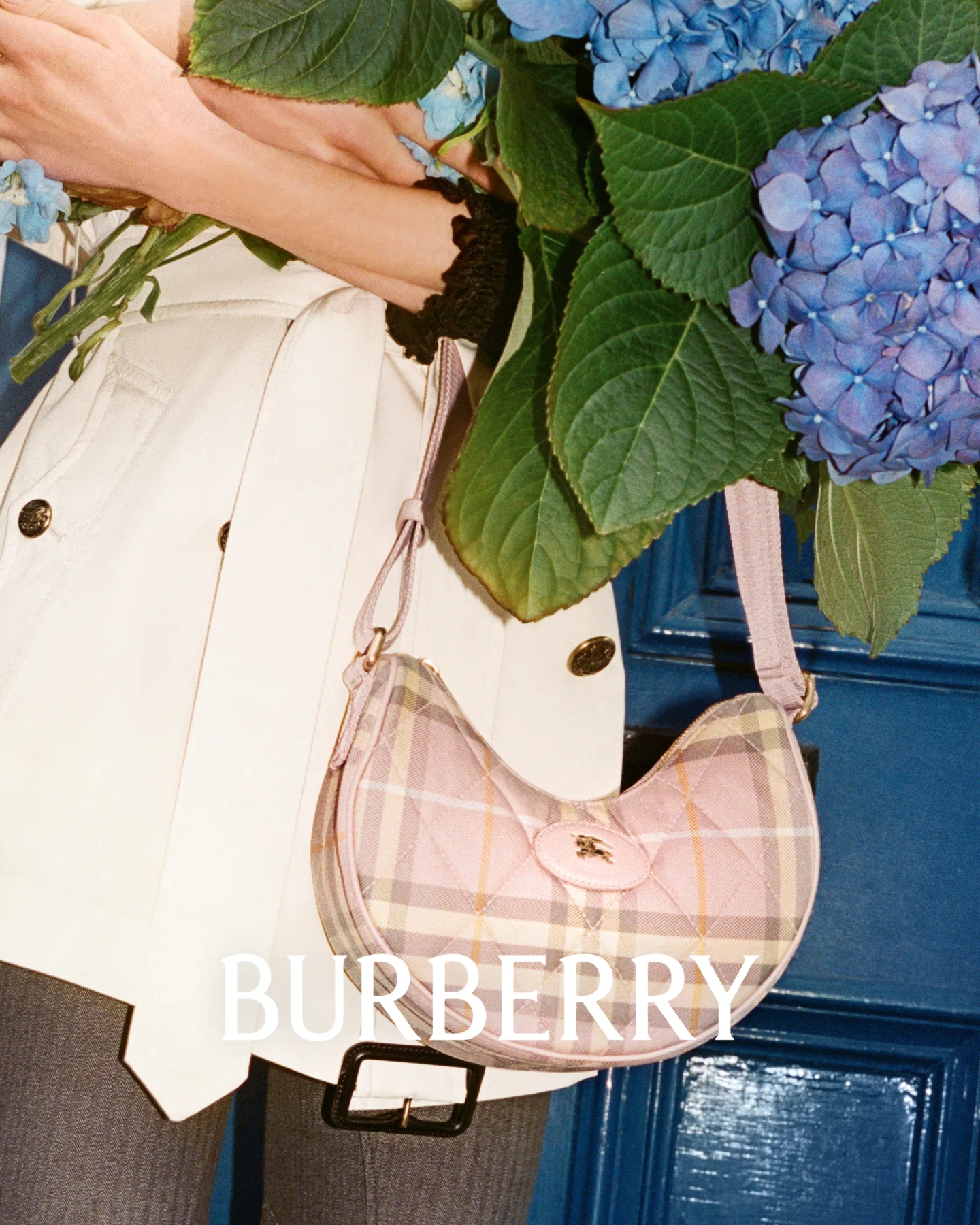 BURBERRY_2025_VALENTINES_26_sRGB_CROPPED_LOGO_05_4x5