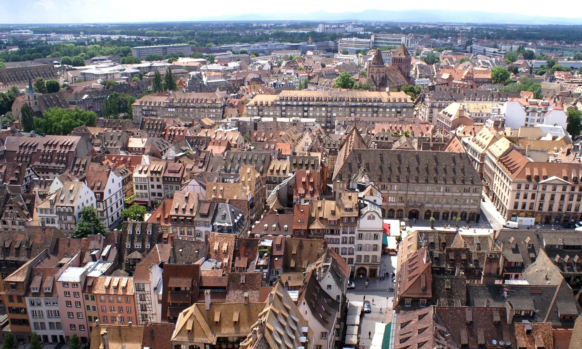 Les toits de la Grande Île de Strasbourg, vus depuis la cathédrale.