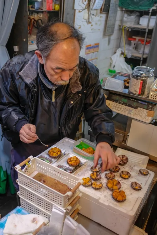 Super fresh Uni at the Black market in Osaka