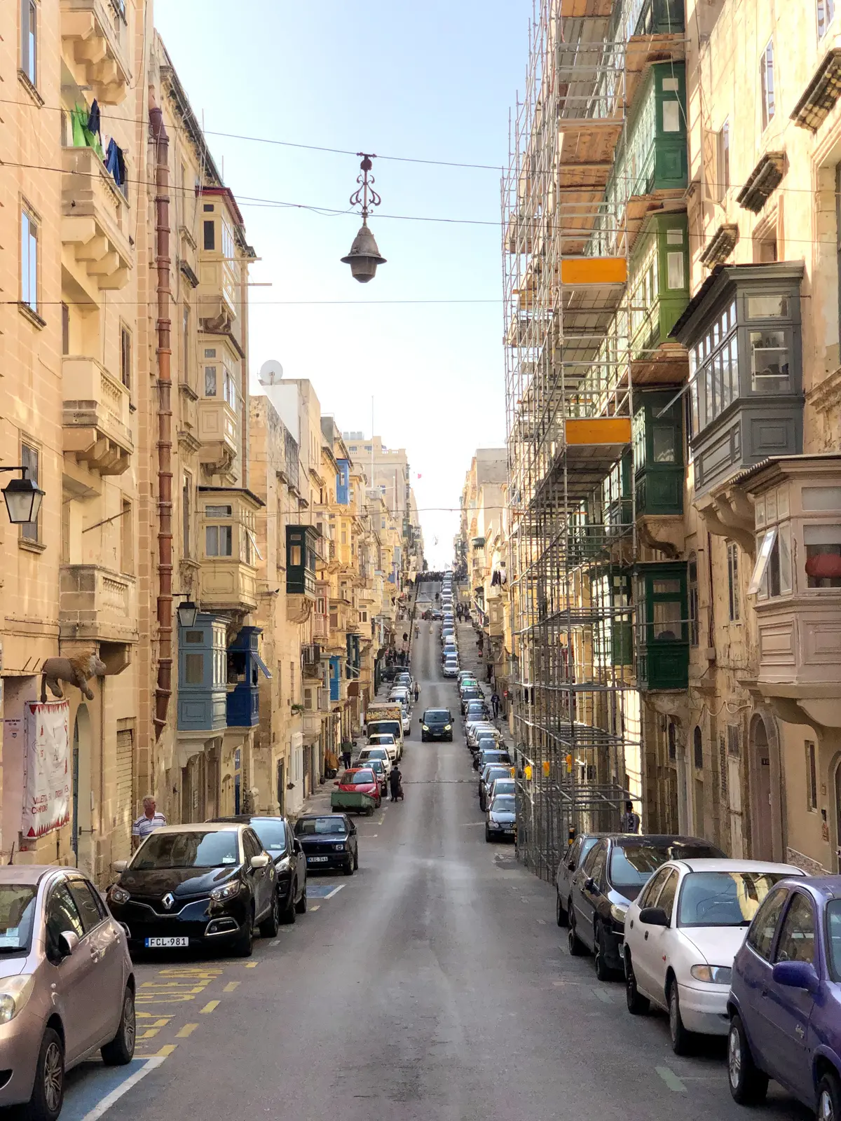 Main roads running the length of the Valletta