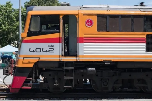 The train stopped at the River Kwai Bridge station