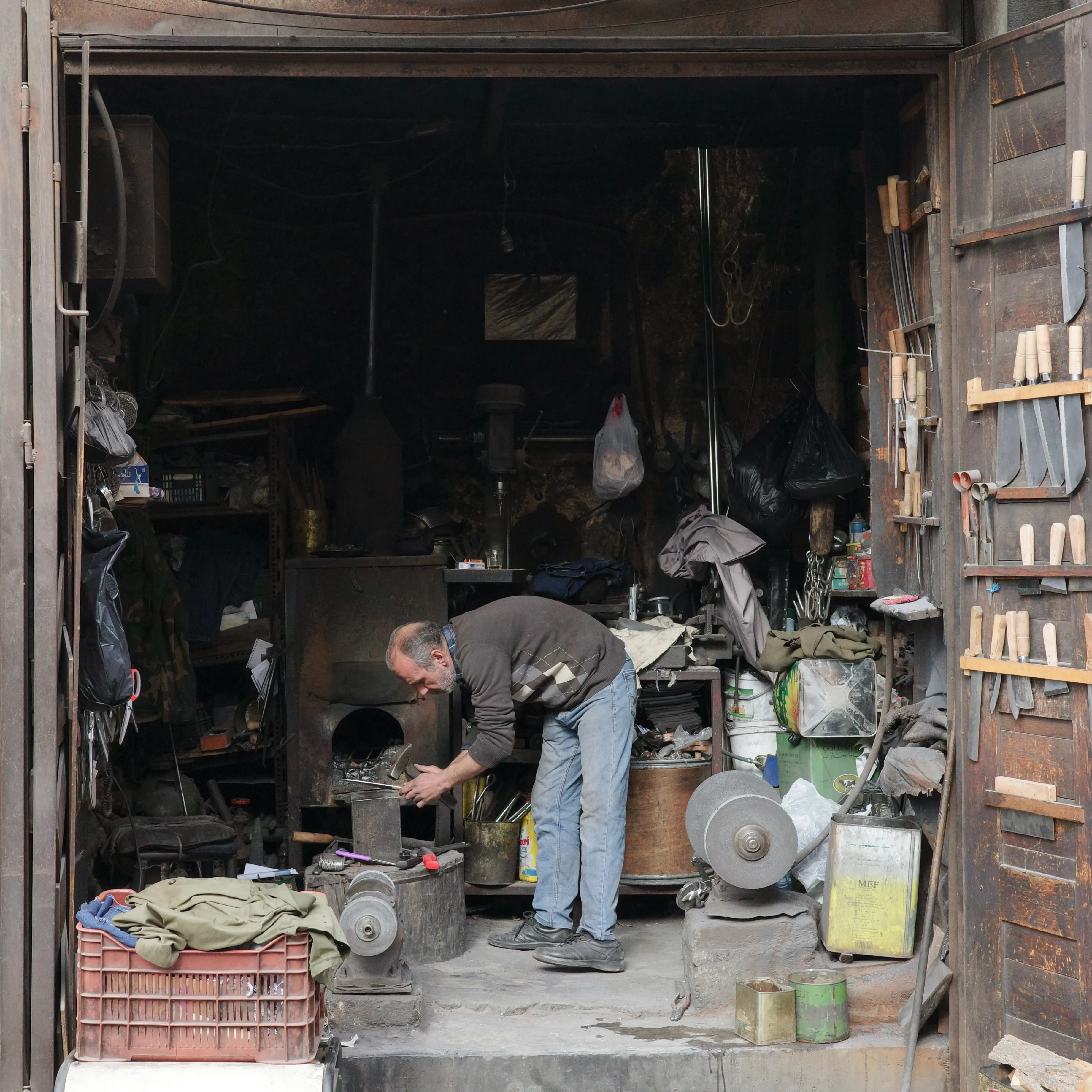 Knife maker in eastern side of Damascus old town, the christian district