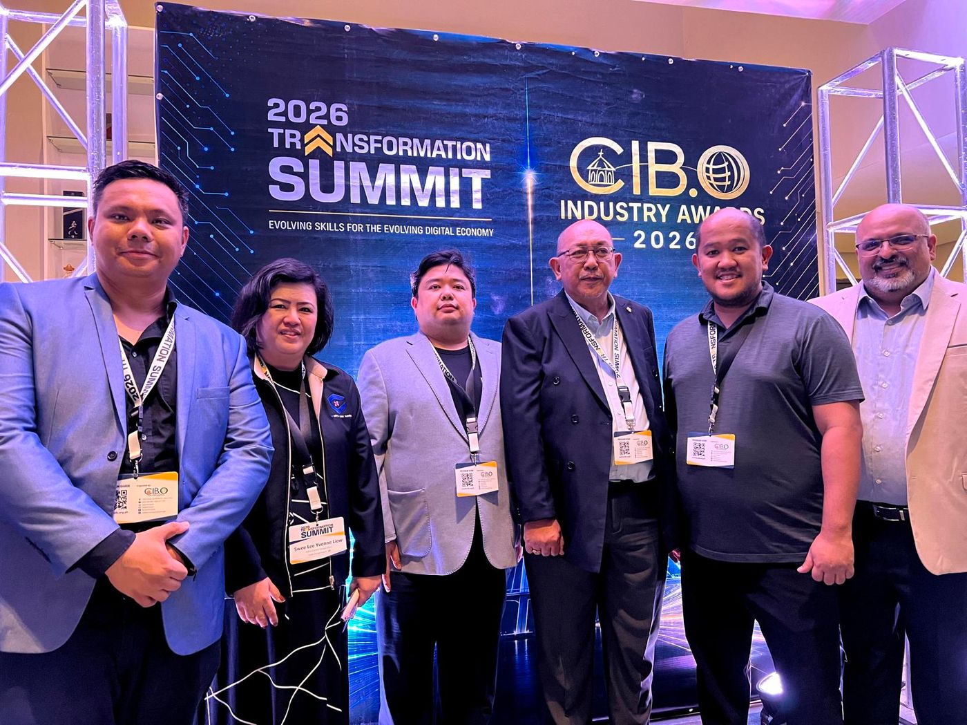 Left to right: Envi-Comm CSGO Oscar Lopez Jr.; Prof. Yvonne Liow and Mr. Ruben Martin Mondejar Jr. of Black Bear Securities; CIB.O Executive Director Mr. Salvador “Buddy” Villasis; Envi-Comm CEO Karlo Cuizon; and Sales Manager Sanjay Hariramani.