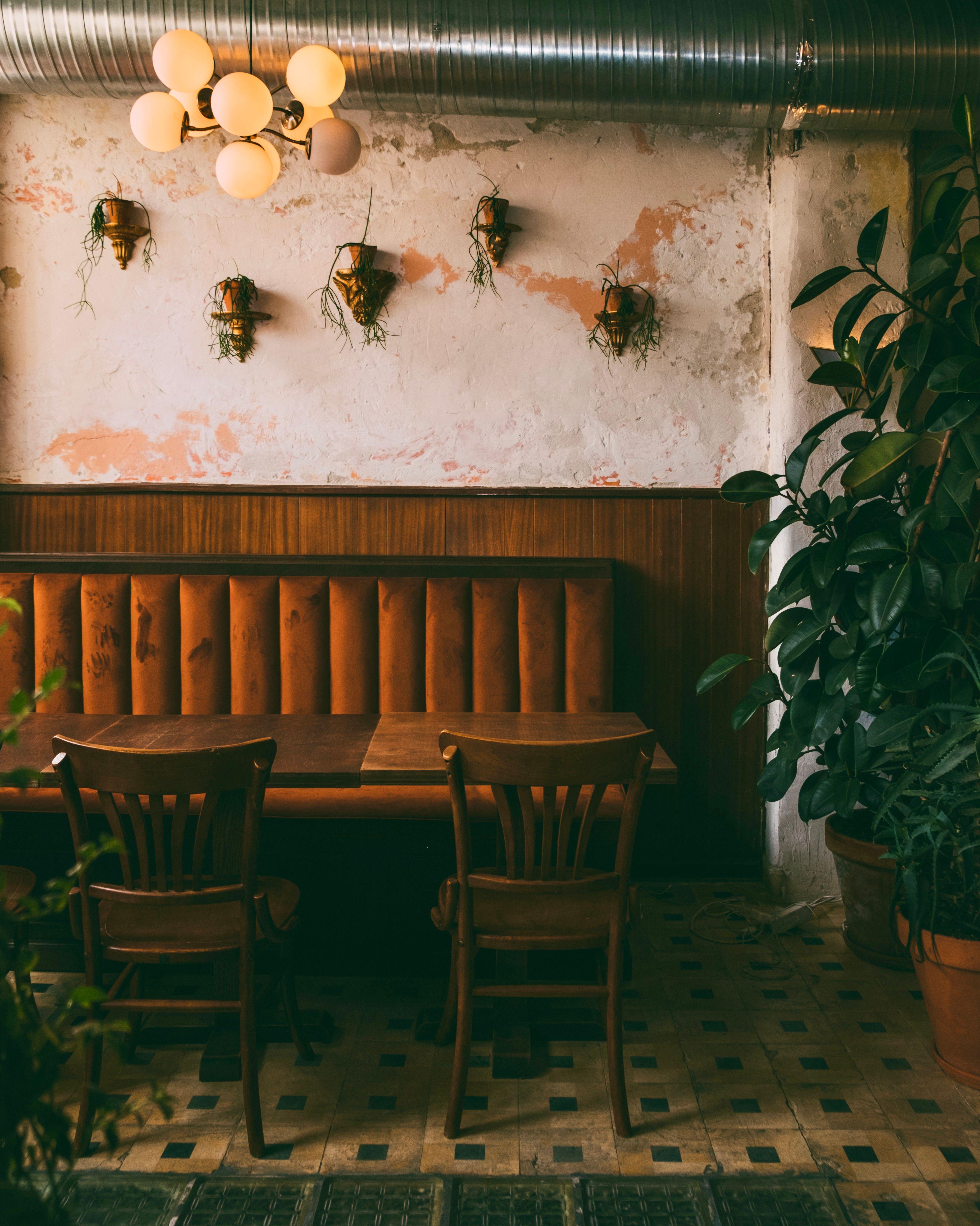 Main Room – The Table