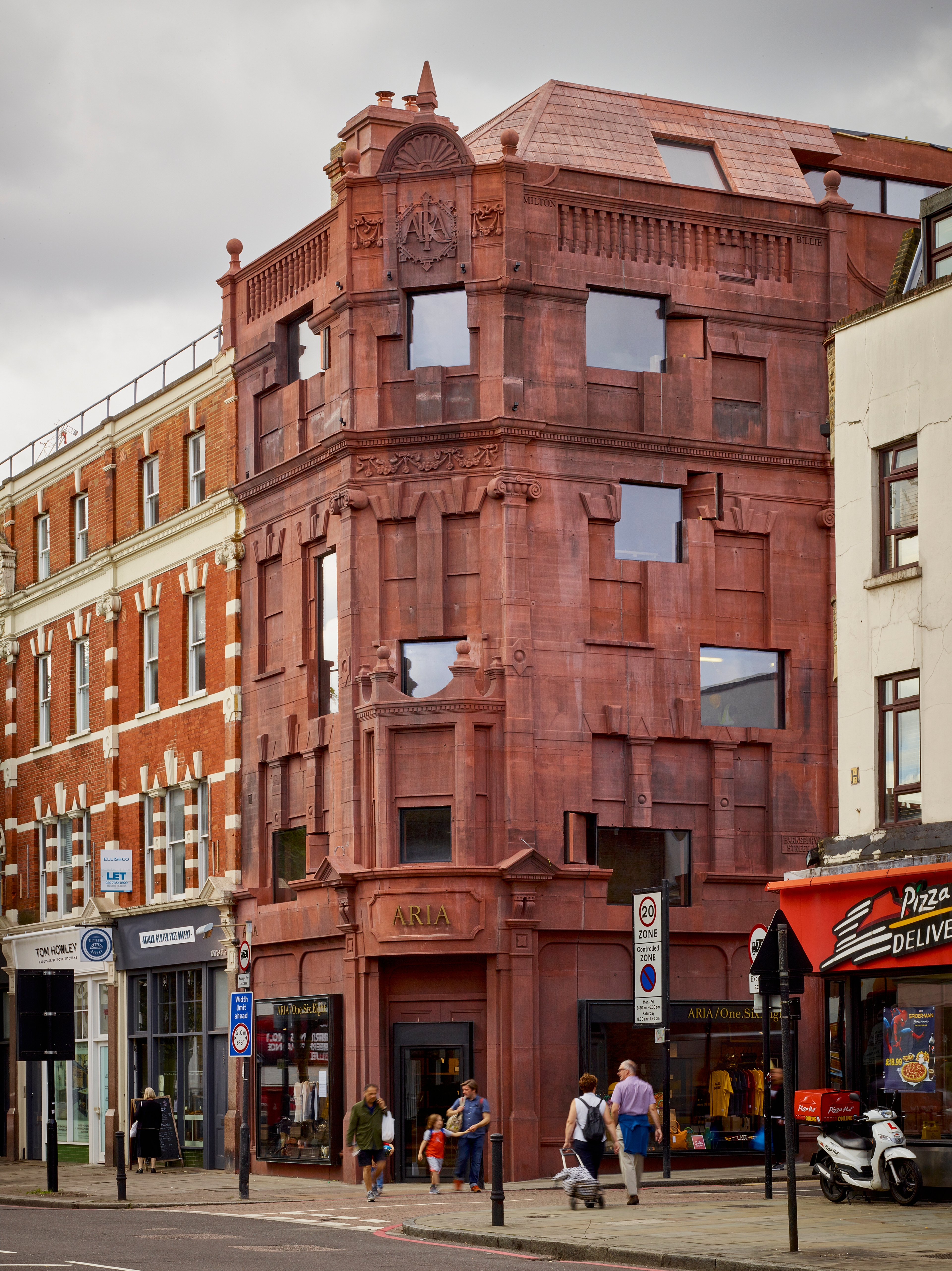 Upper Street 152, photo © Tim Soar