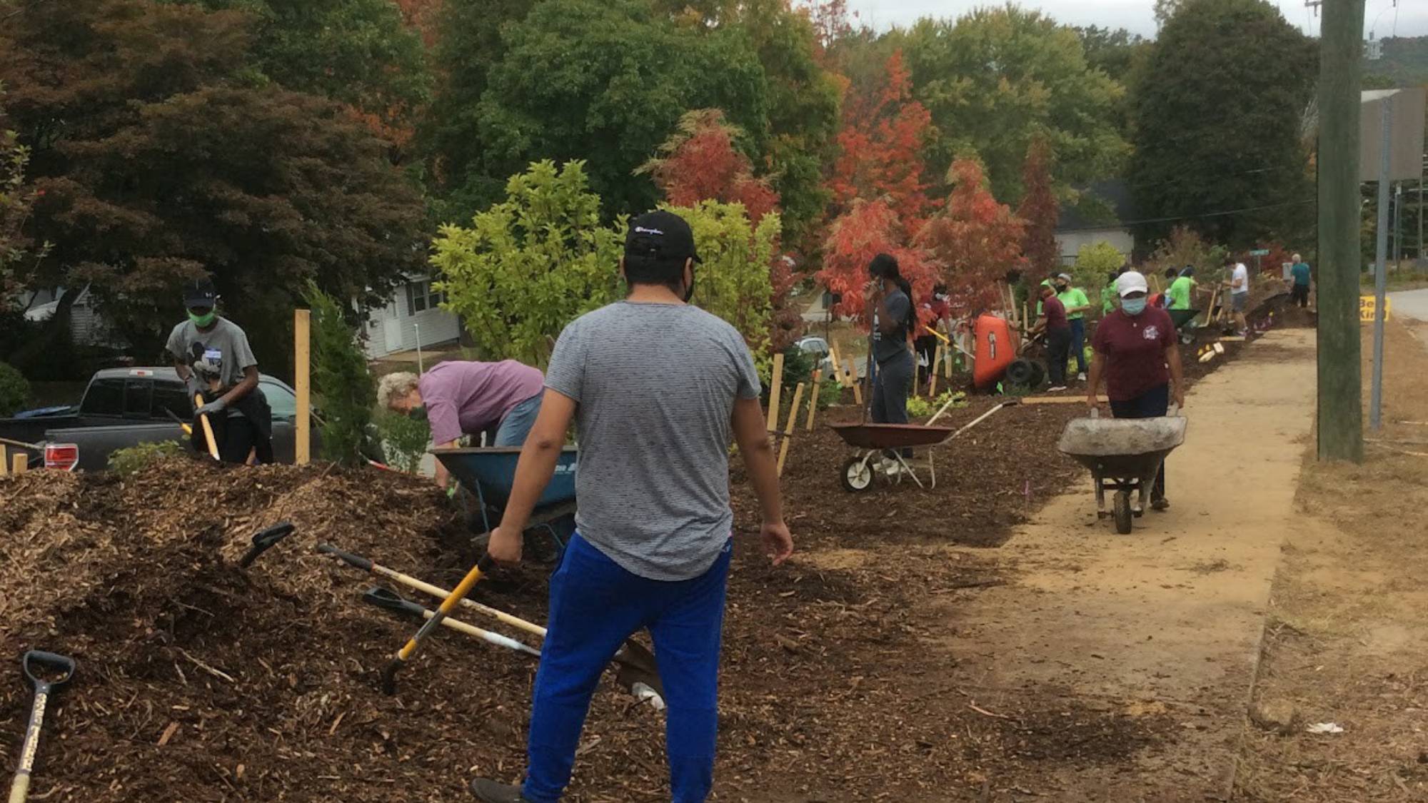 High Street Hillside volunteers in action planting and mulching