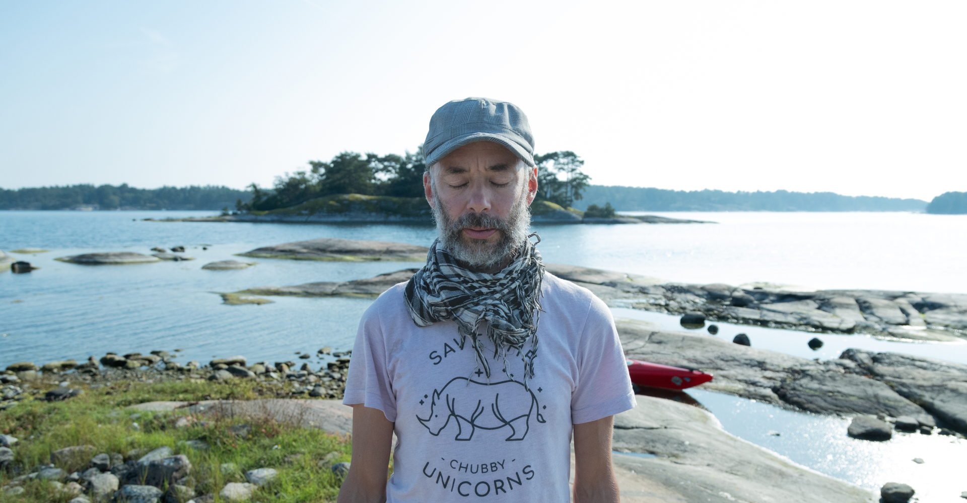 A Picture of a kayaking instructor in the finnish archipelago