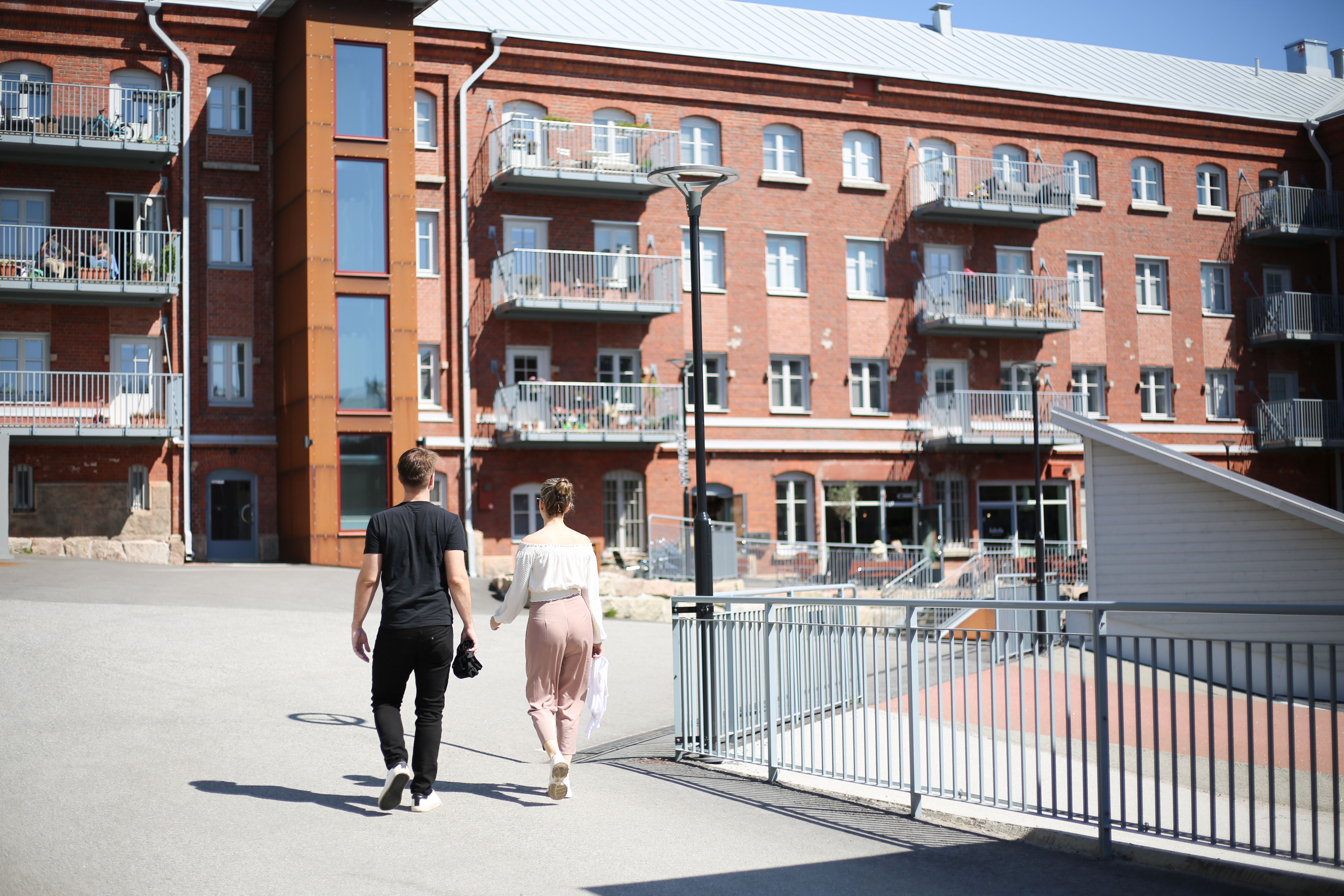 A couple taking a walk in Kakola surroundings