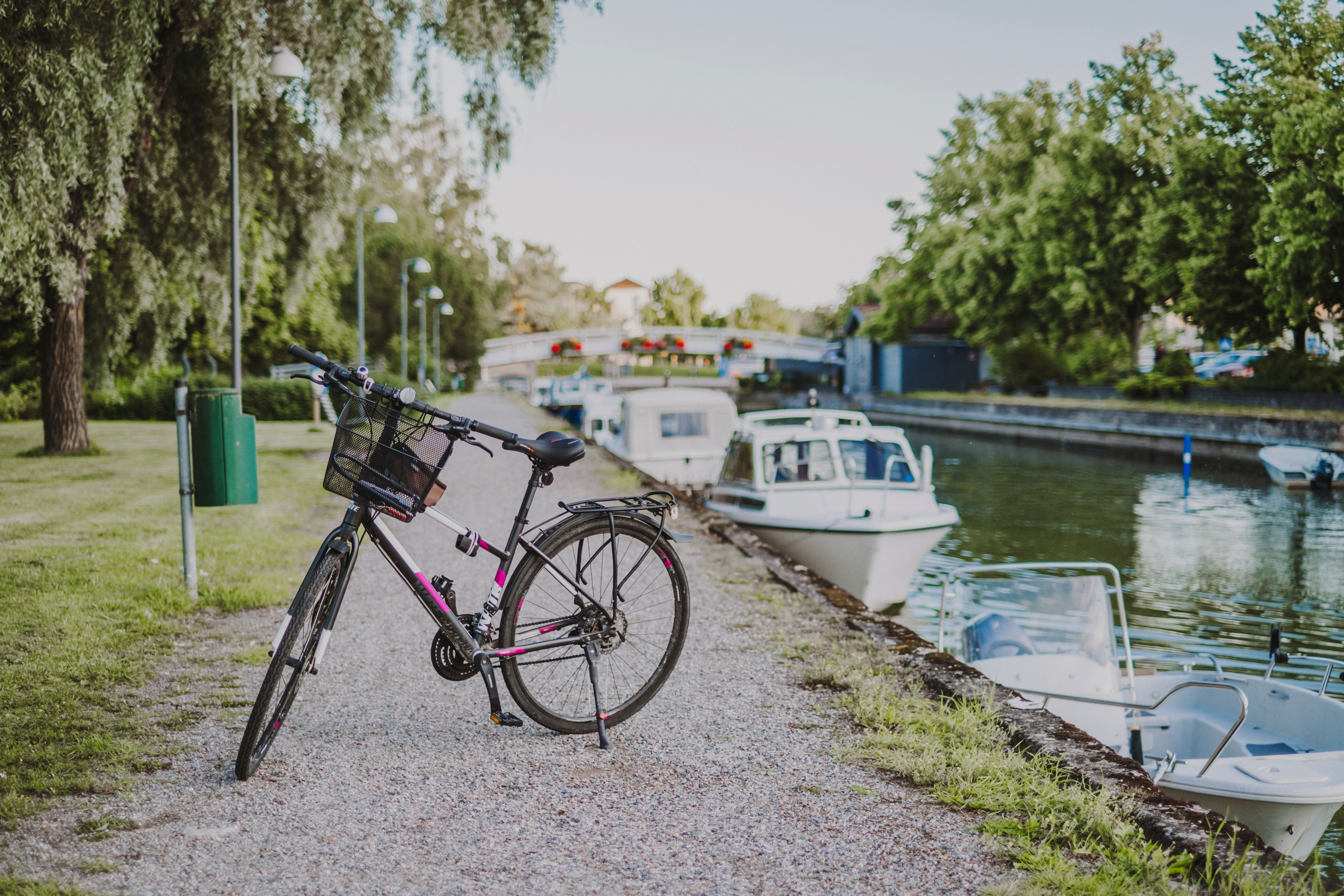 A bike on the shore in Parainen.
