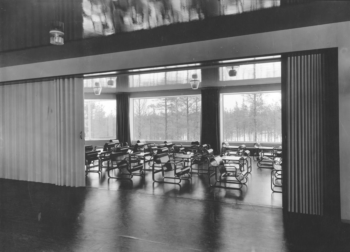 Artek Paimio chairs in a historic photo of Paimio Sanatorium
