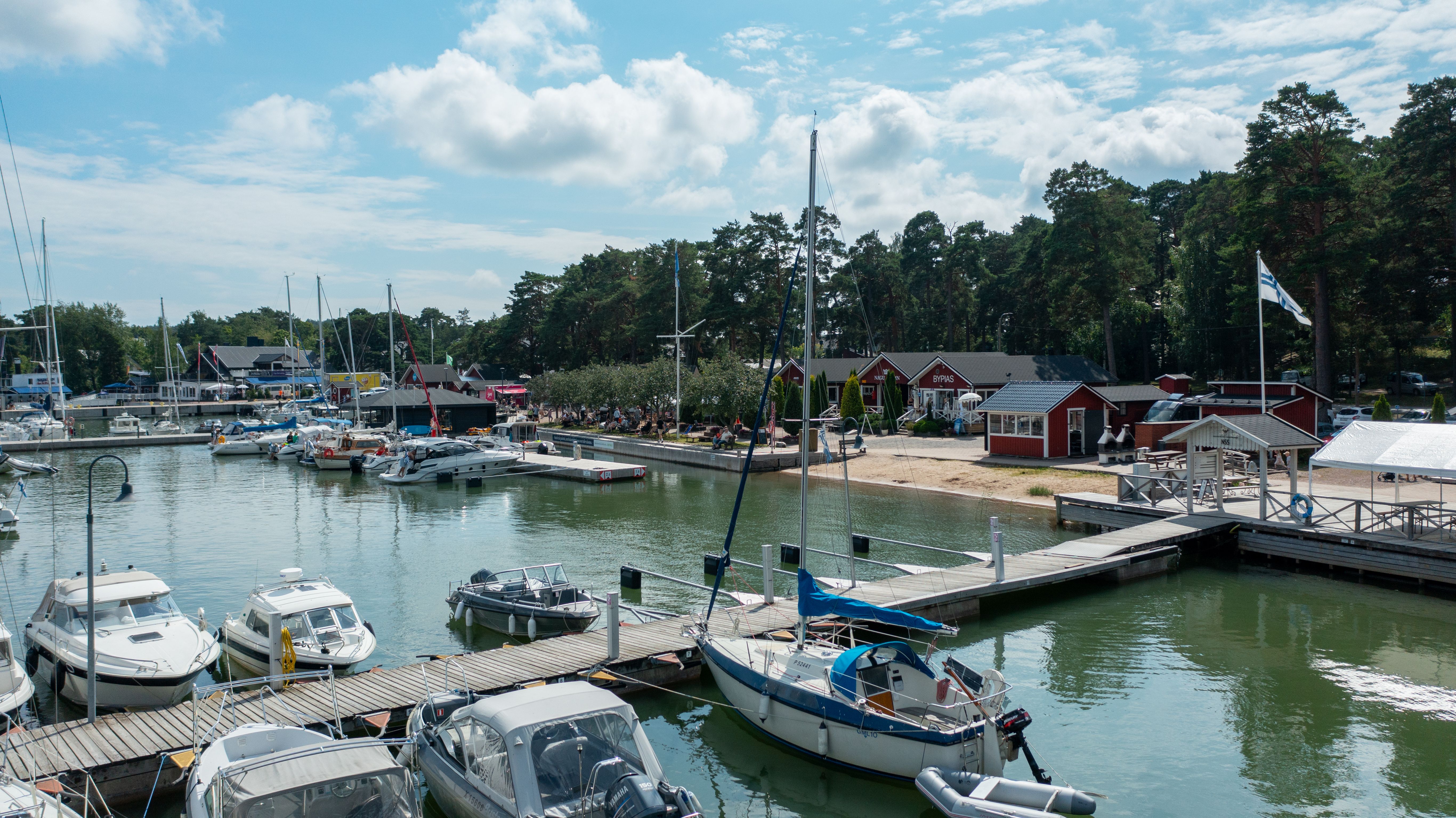 A harbour in Nauvo.