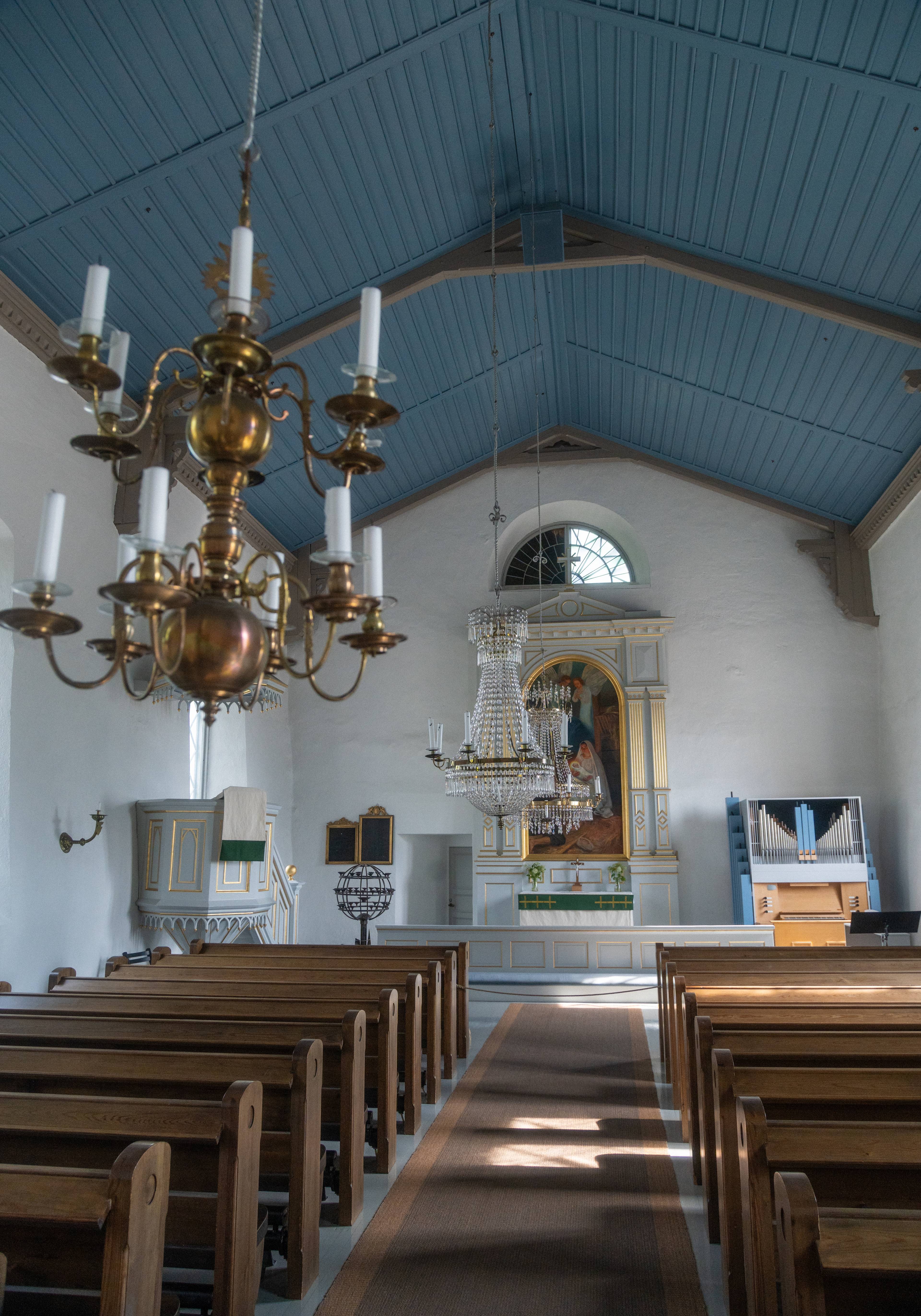 The Iniö church interior.