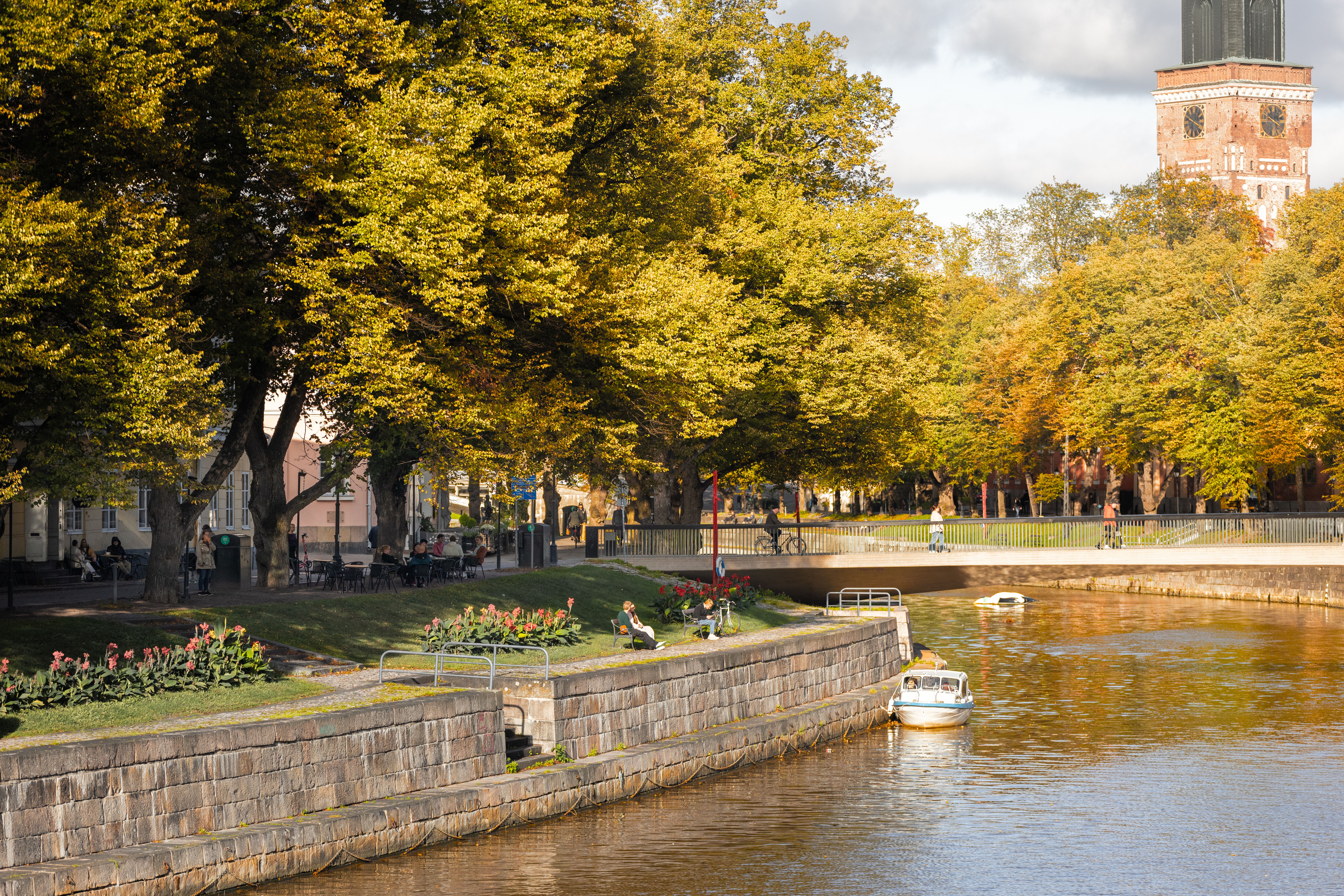 Aura riverside.