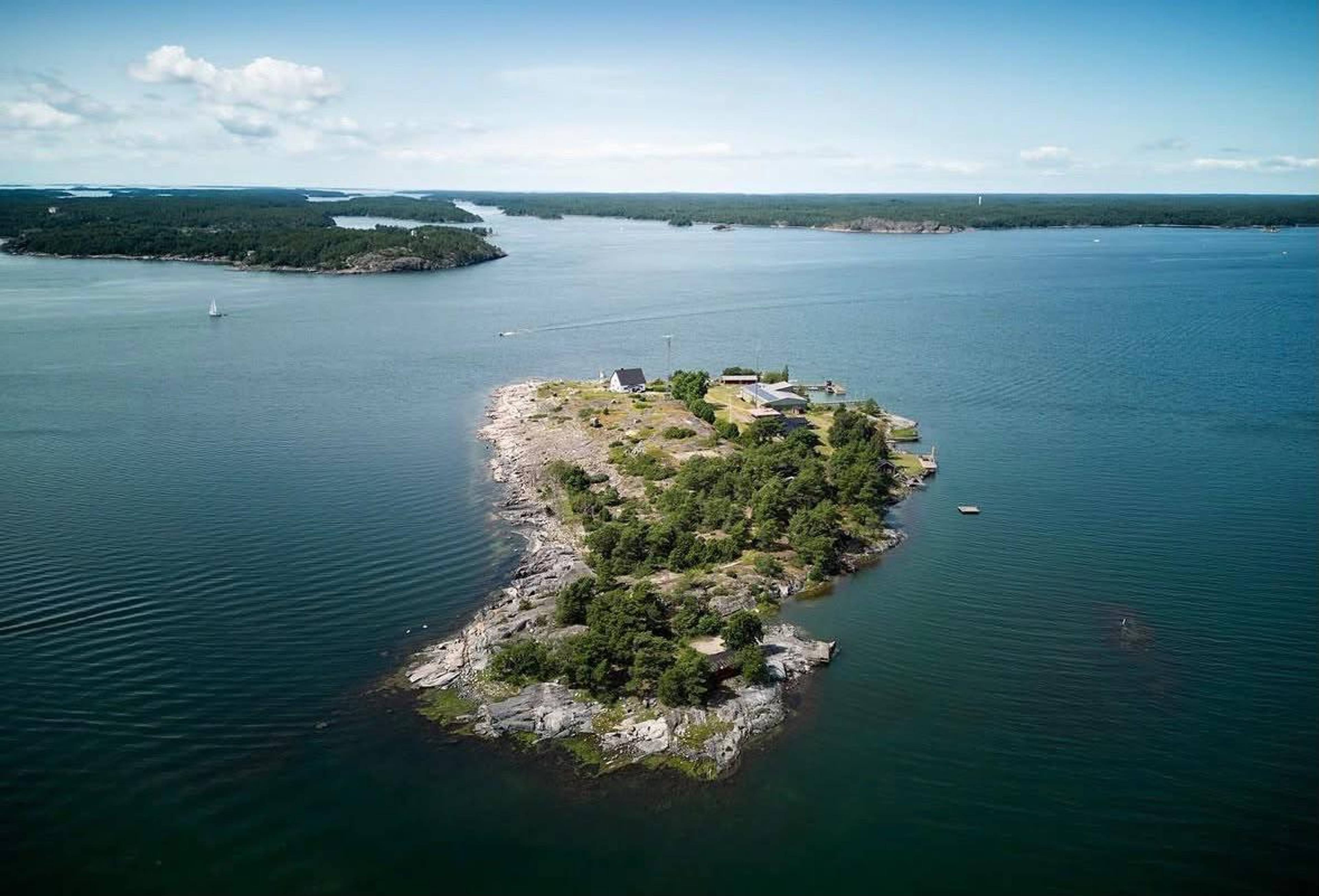 Fagerholm island.