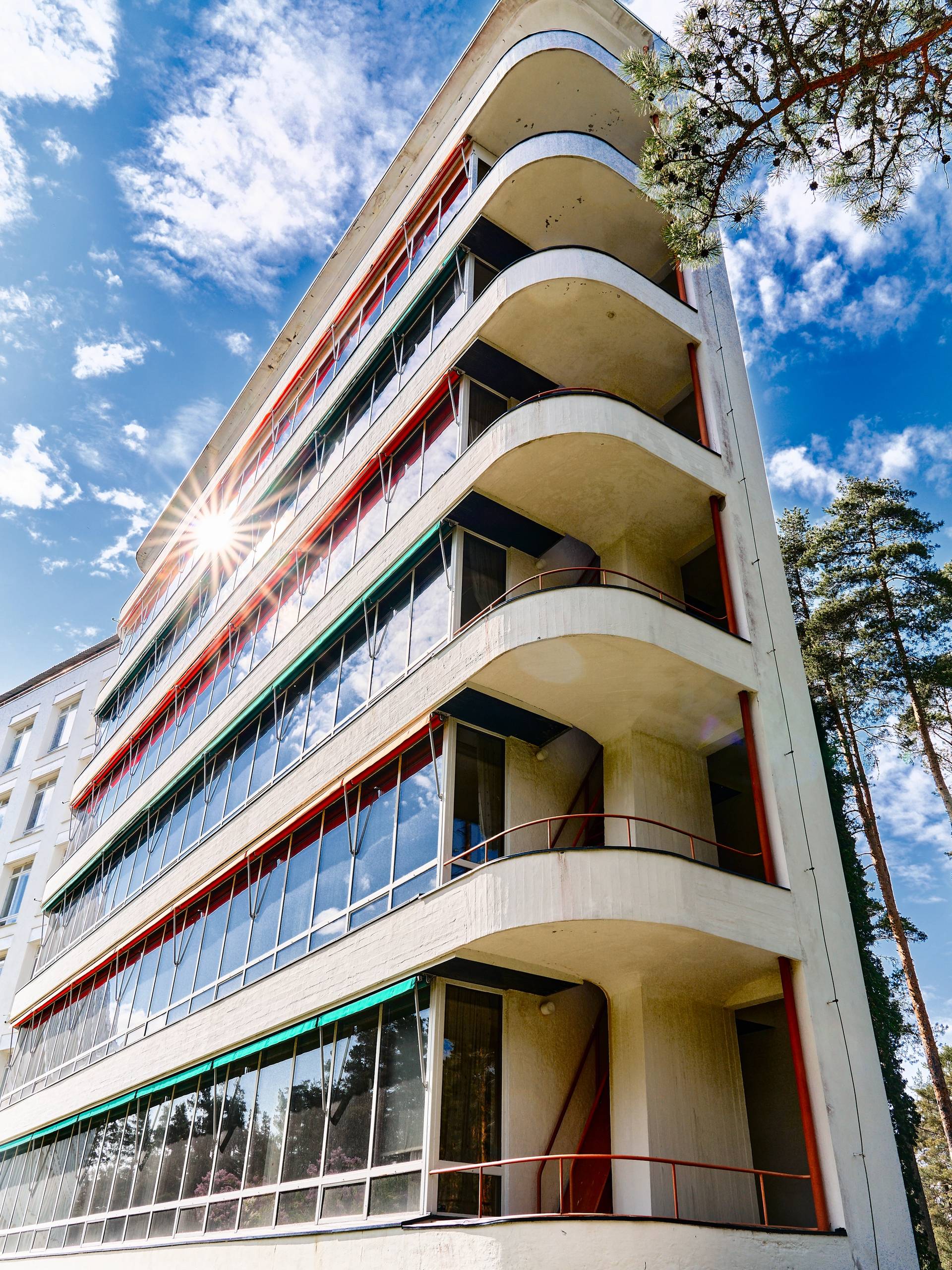 Paimio Sanatorium side detail in the sun