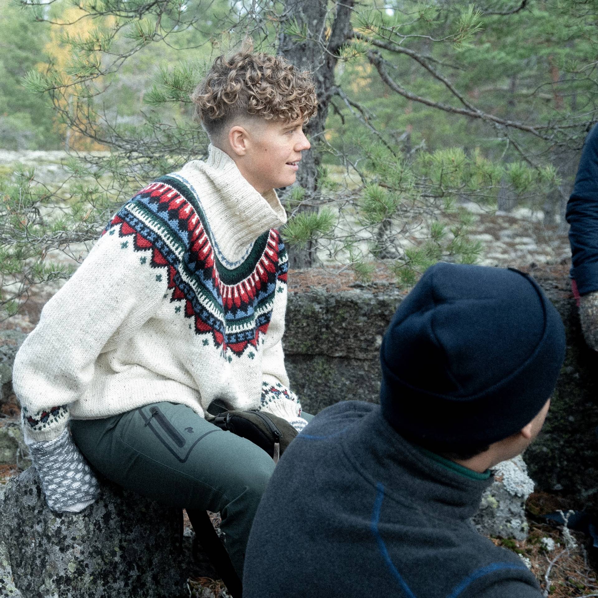 Hikers in the Finnish archipelago.