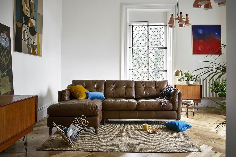 Saddler - Chaise Sofa
