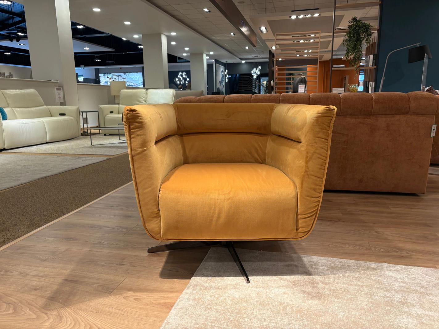 Natuzzi Editions - C117 Swivel Armchair, view 1