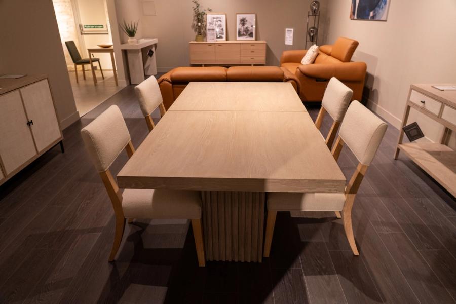 Hooker rectangular dining table and 4 chairs, table and chairs together