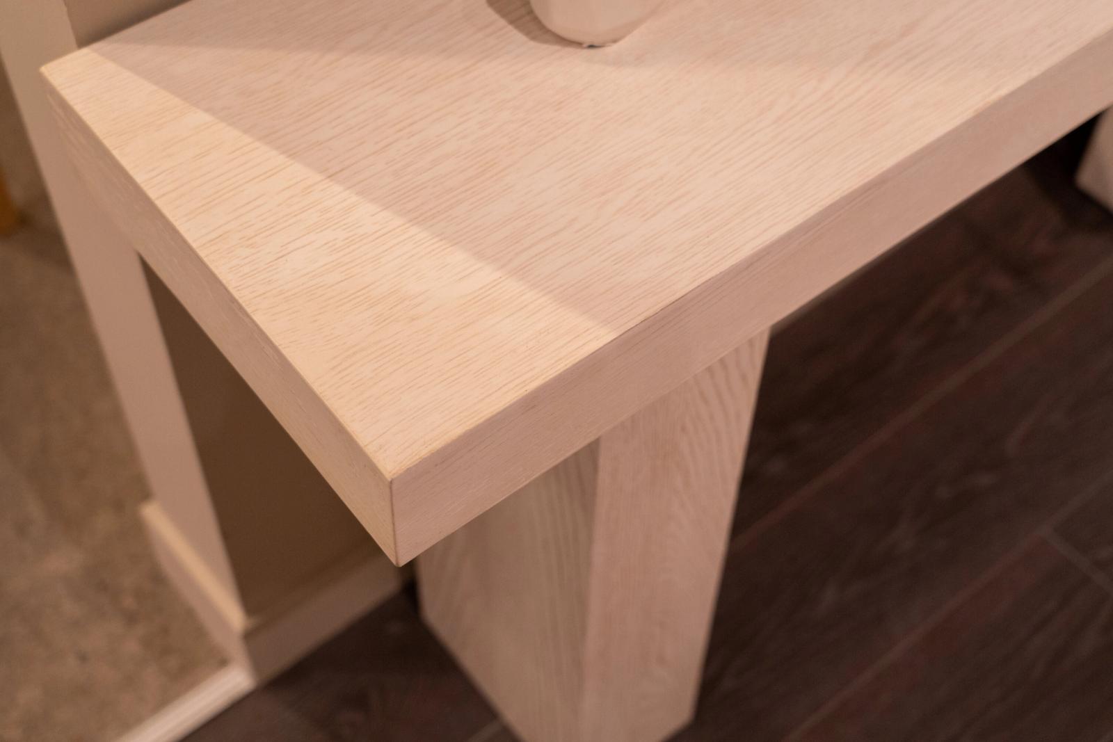 Hooker console table, 150 x 35cm, corner of the top