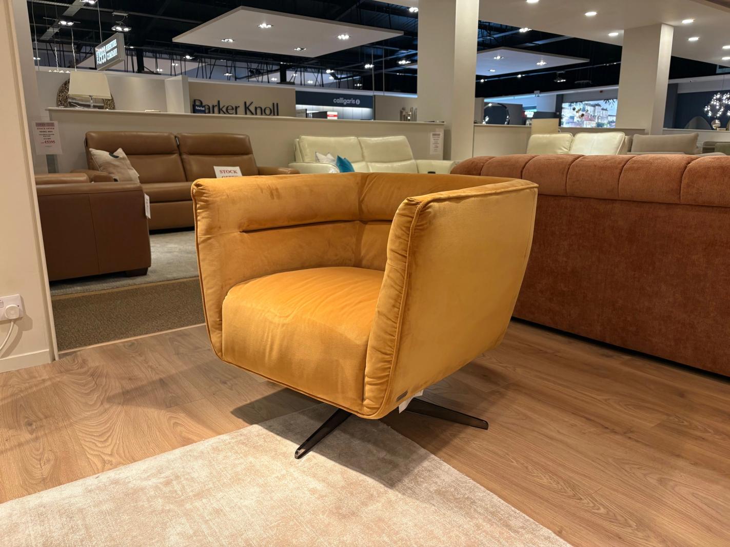 Natuzzi Editions - C117 Swivel Armchair, view 2
