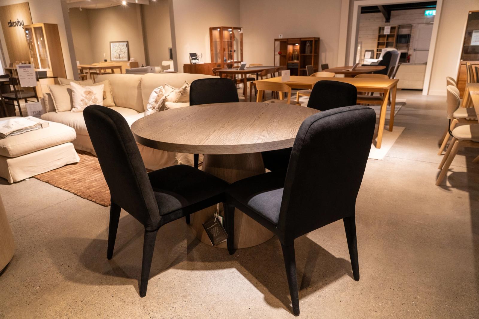 Hooker round dining table and 4 chairs, table and chairs together