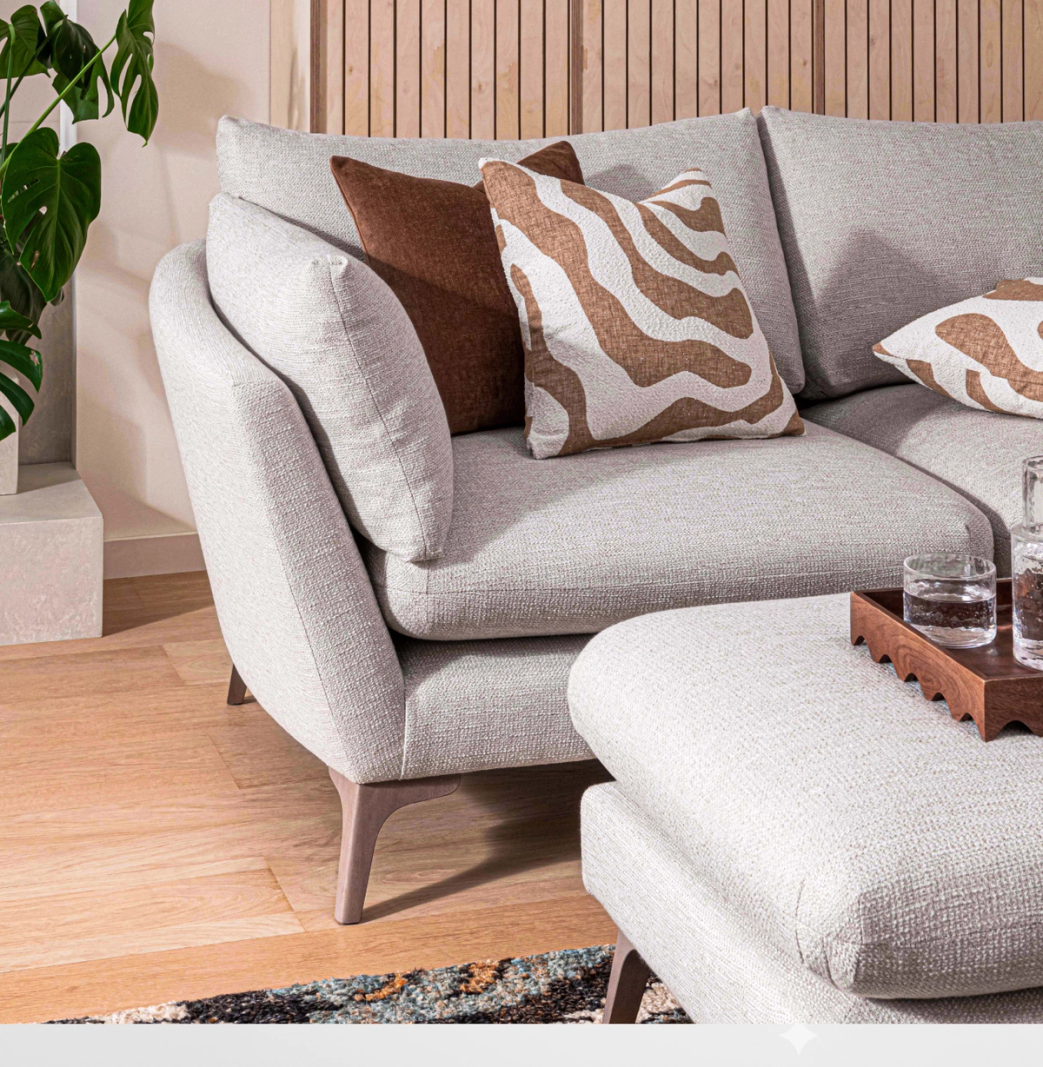 Whitemeadow – Elton Corner Sofa, Cuddler, & Coffee Table