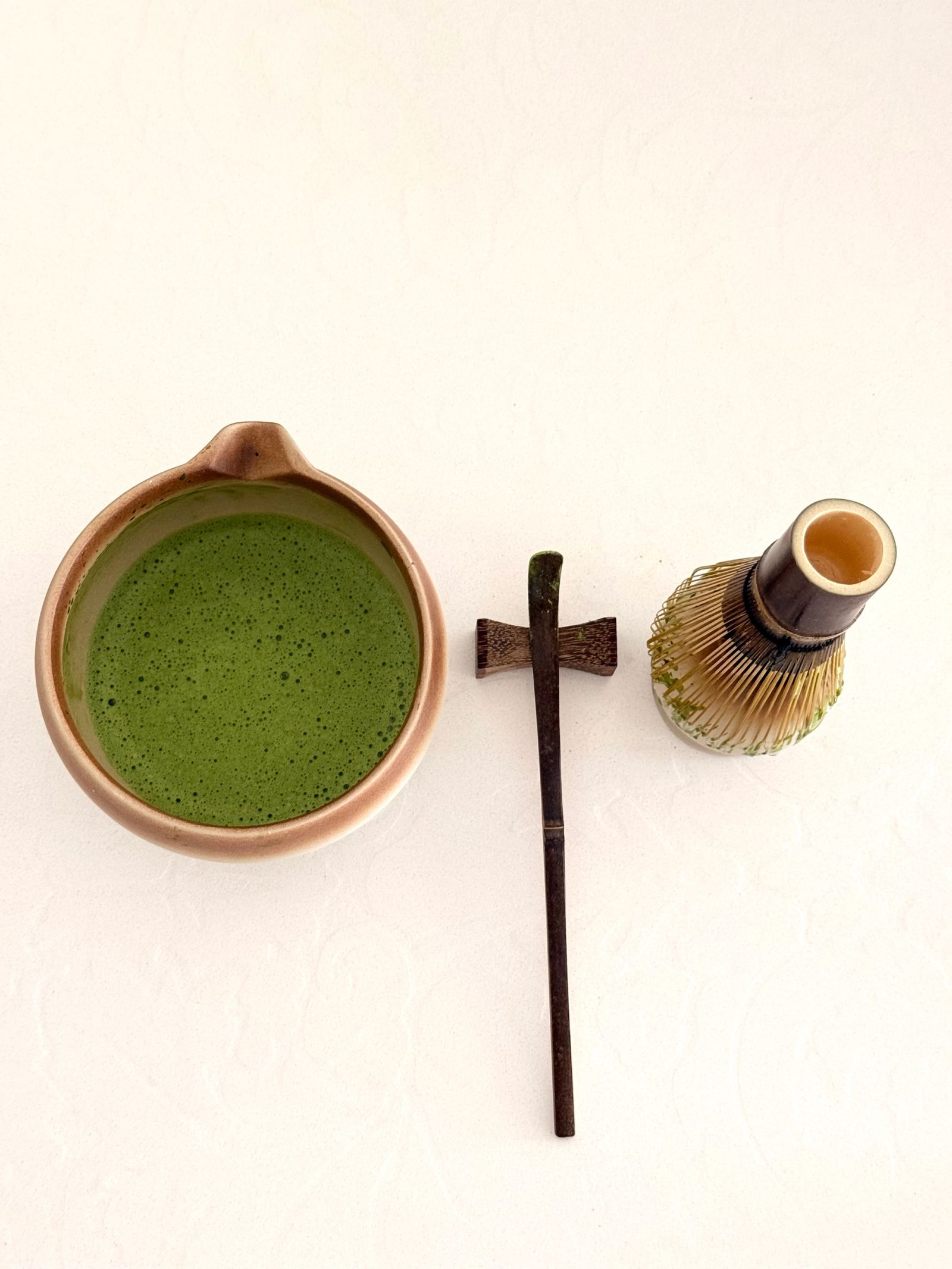 Matcha vs Green Tea: Taste, Caffeine, Cost October 2026