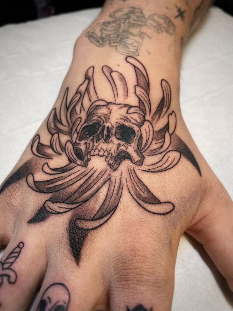 Chrysanthemum Skull