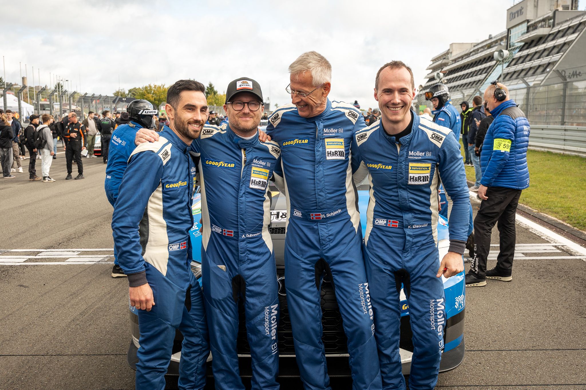 Anders Lindstad, Atle Gulbrandsen, Håkon Schjærin og Kenneth Østvold er Møller Bils trofaste sjåfører.