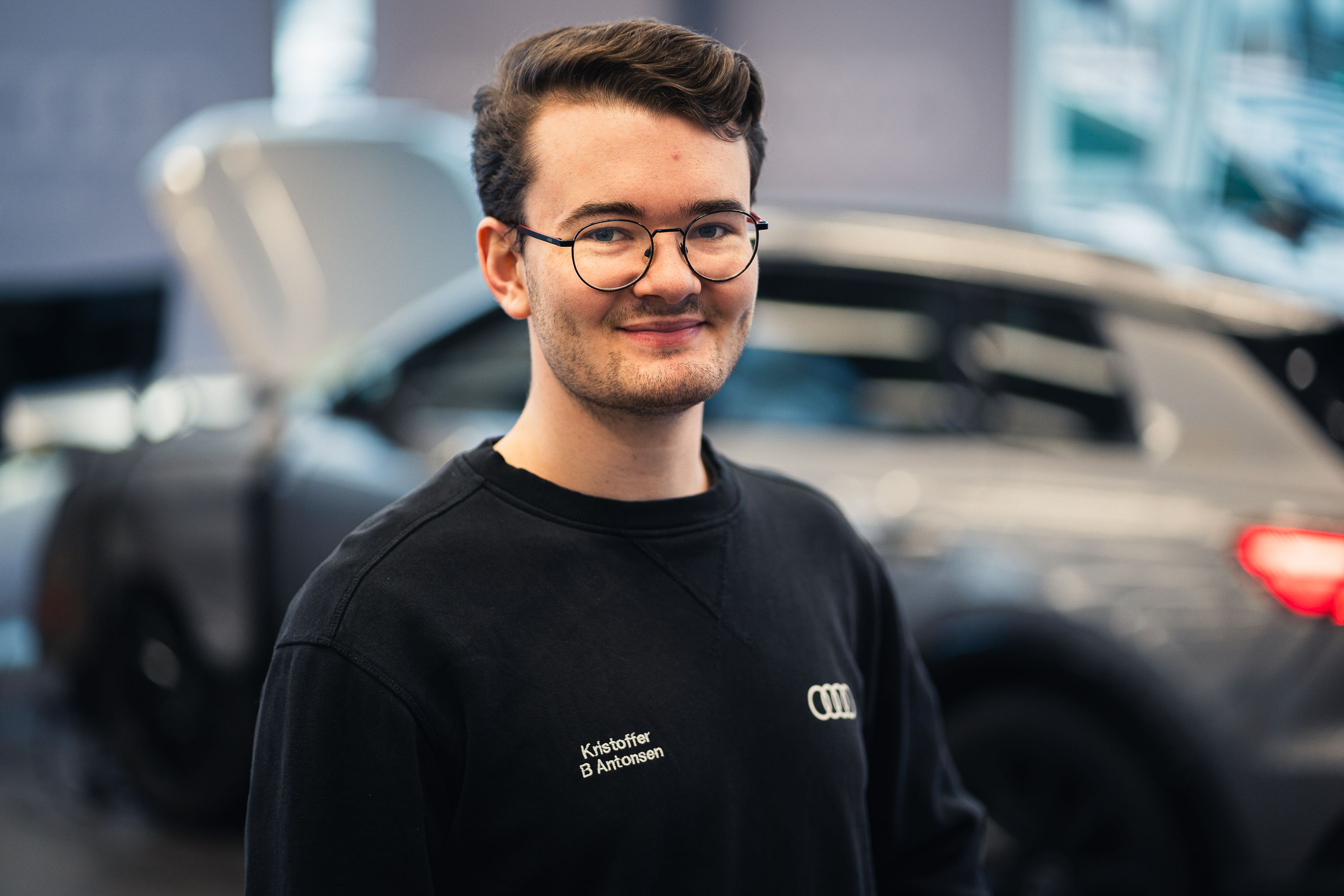 Kristoffer Bauge Antonsen bilmekaninker hos Møller Bil Minde