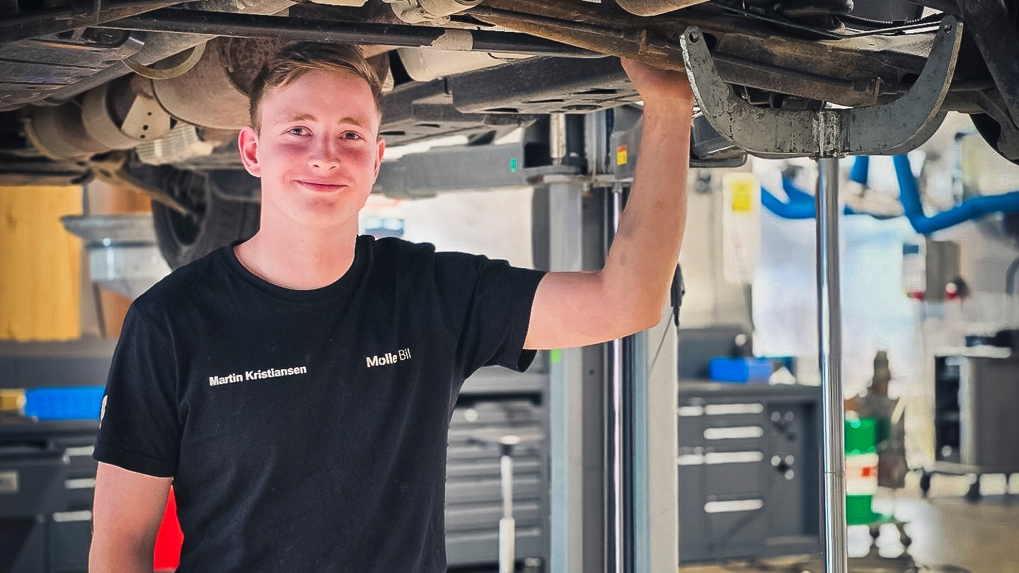 Martin Kristiansen, Lærling, lette kjøretøy som jobber inne på verkstedet.