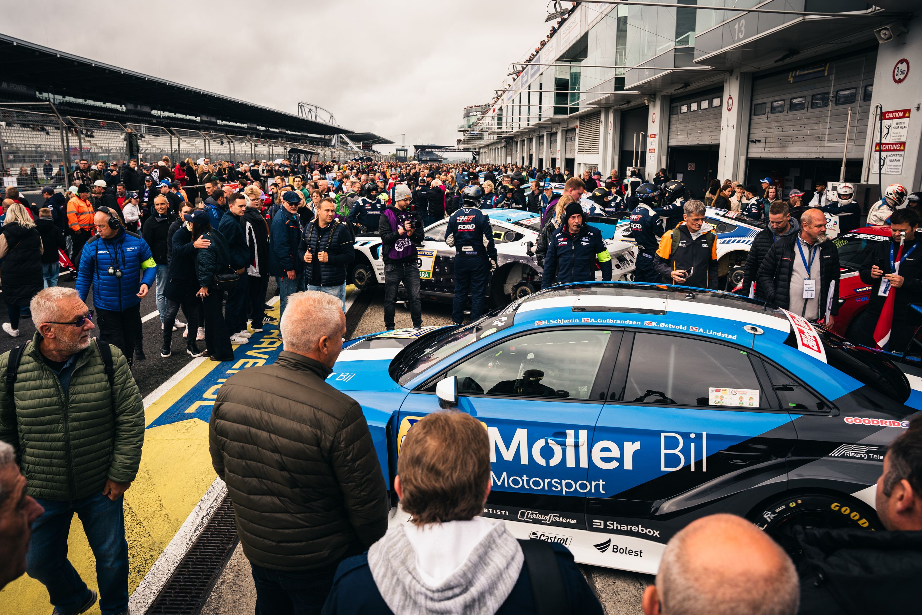 Over 100 team stilte til start i helgens løp som samlet ekstra mange tilskuere - mye takket være Max Verstappens deltagelse i toppklassen.