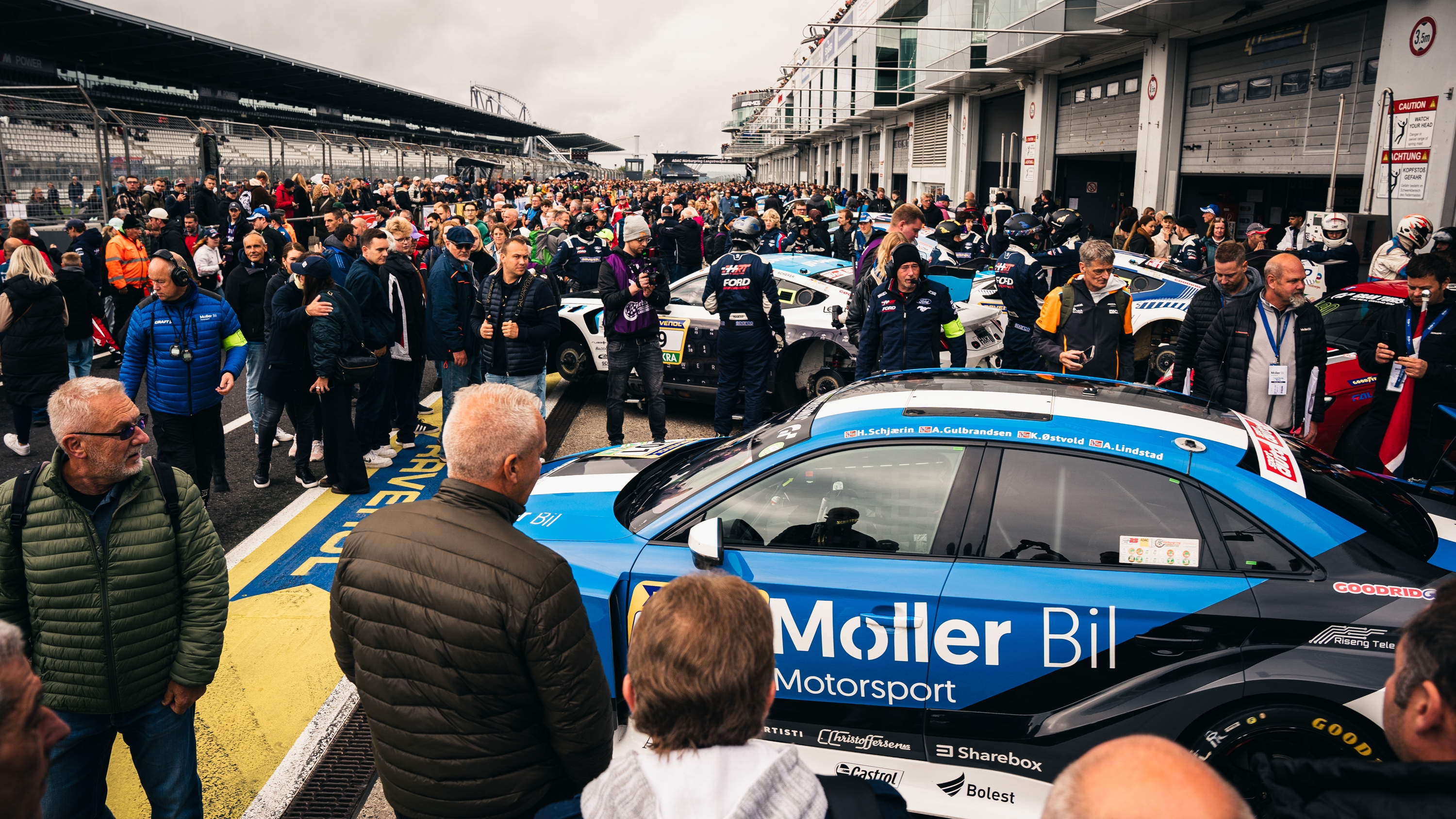 Over 100 team stilte til start i helgens løp som samlet ekstra mange tilskuere - mye takket være Max Verstappens deltagelse i toppklassen.