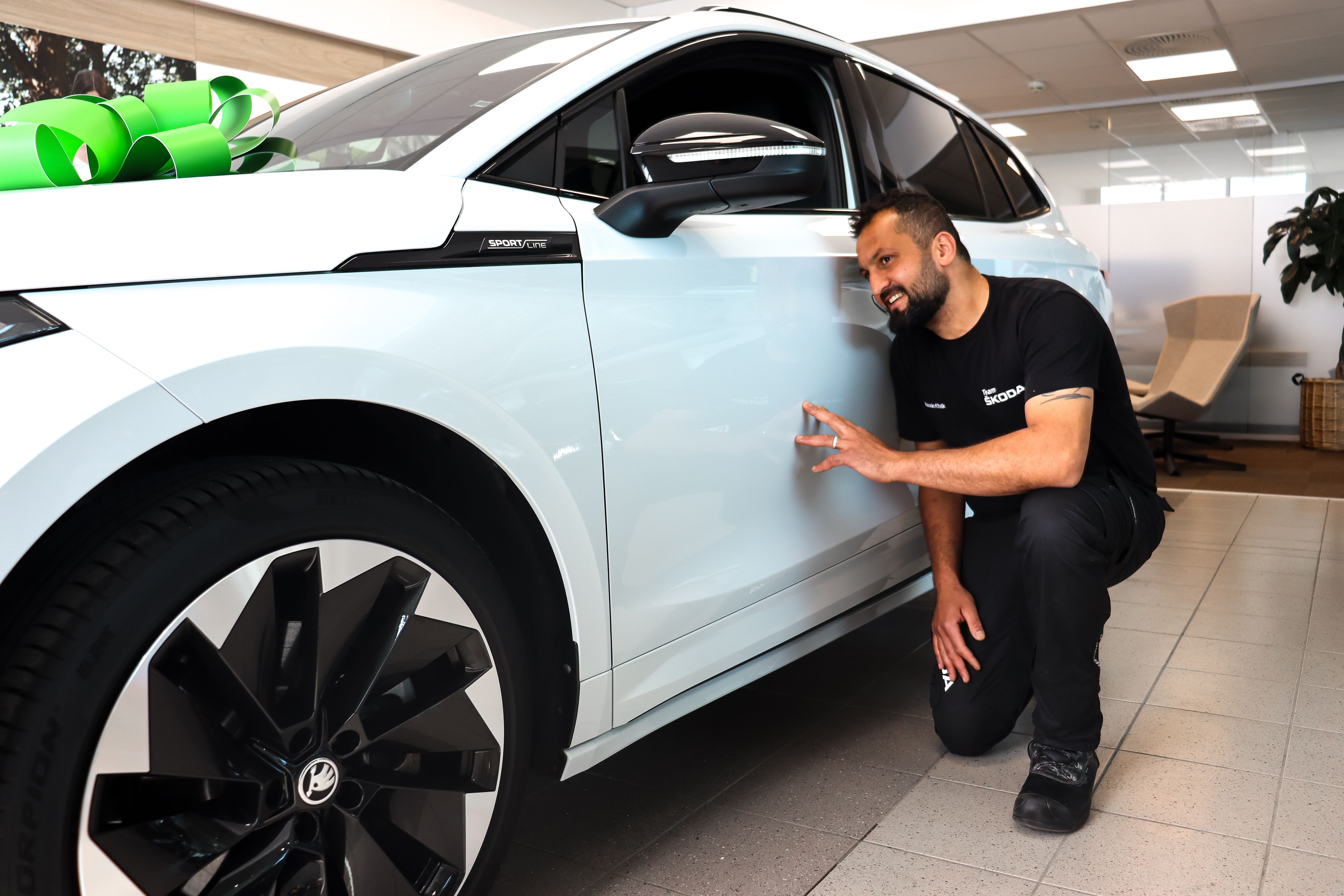 Hussein hos Møller Bil Rud med ren bil