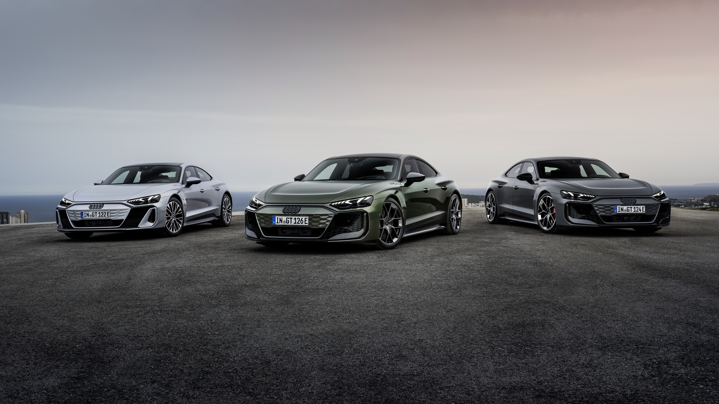 Alle variantene av e-tron GT.
