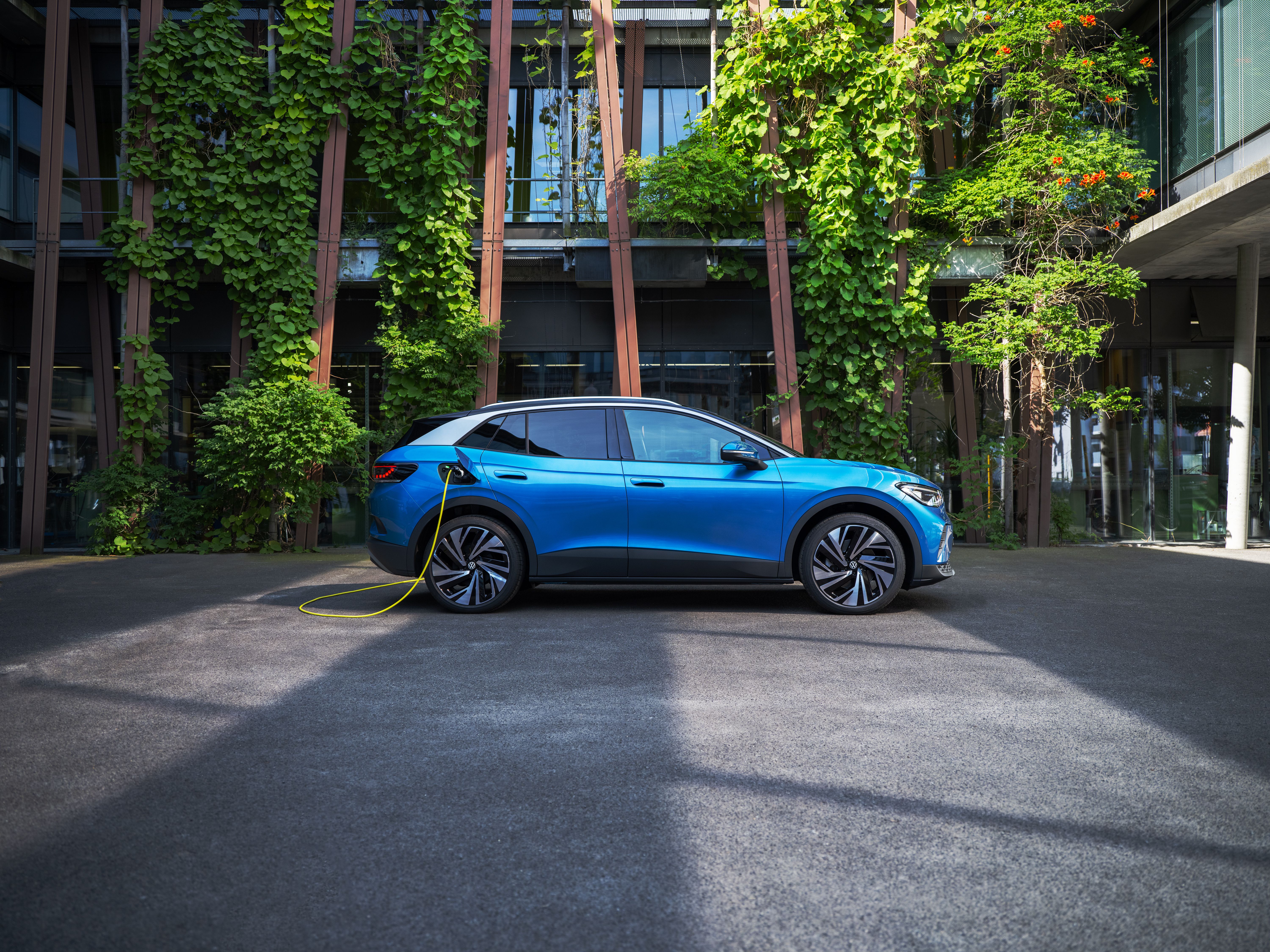 ID.4 i fargen Costa Azul.