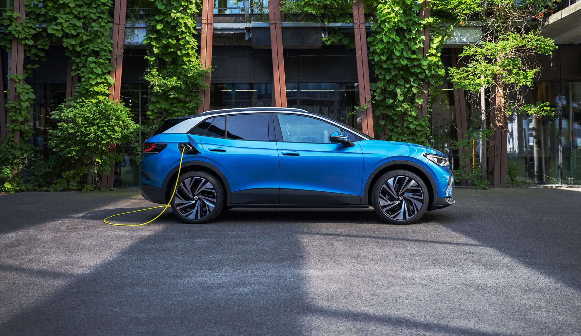 ID.4 i fargen Costa Azul.