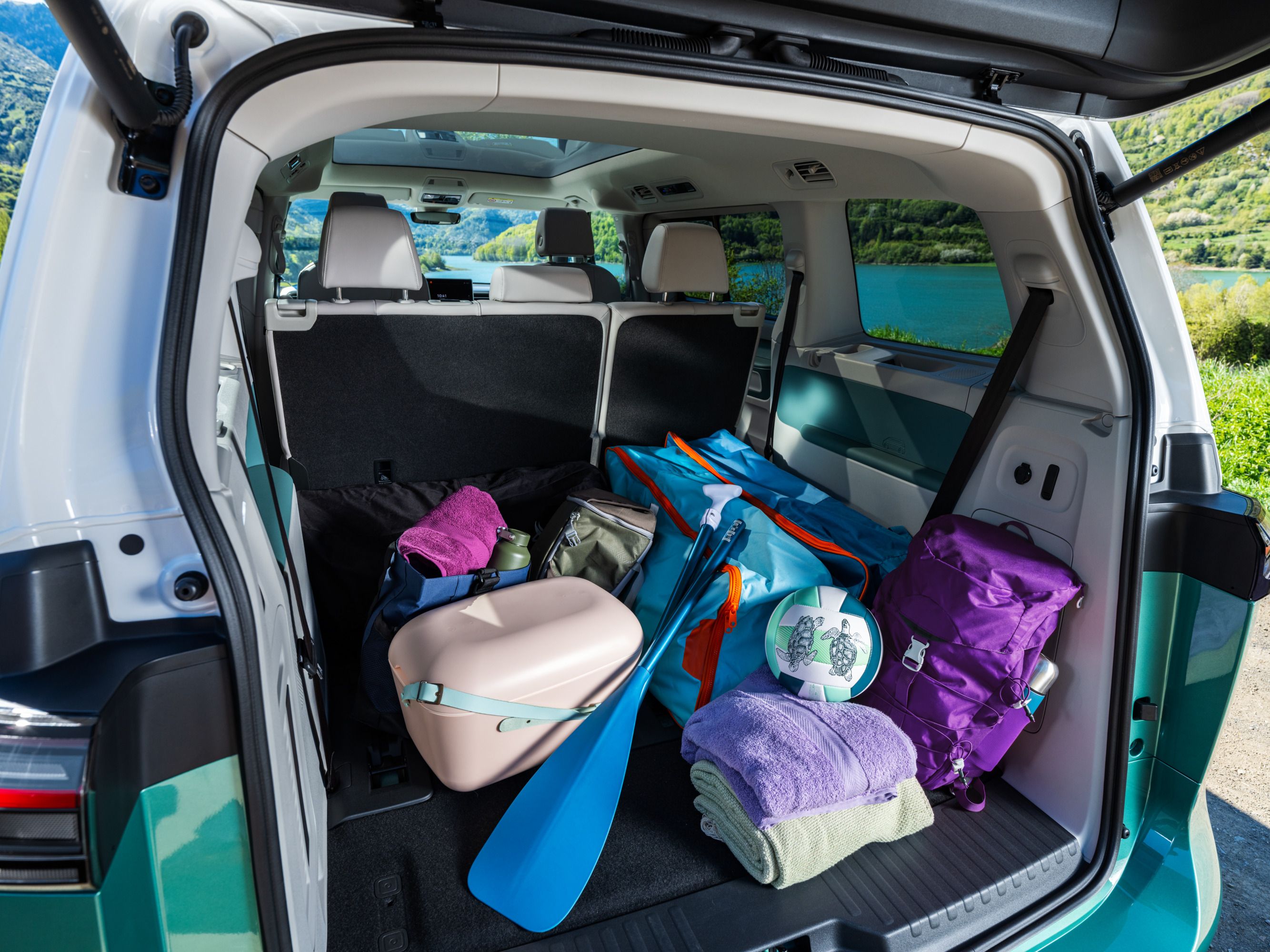 Enormt bagasjerom i ID. Buzz.