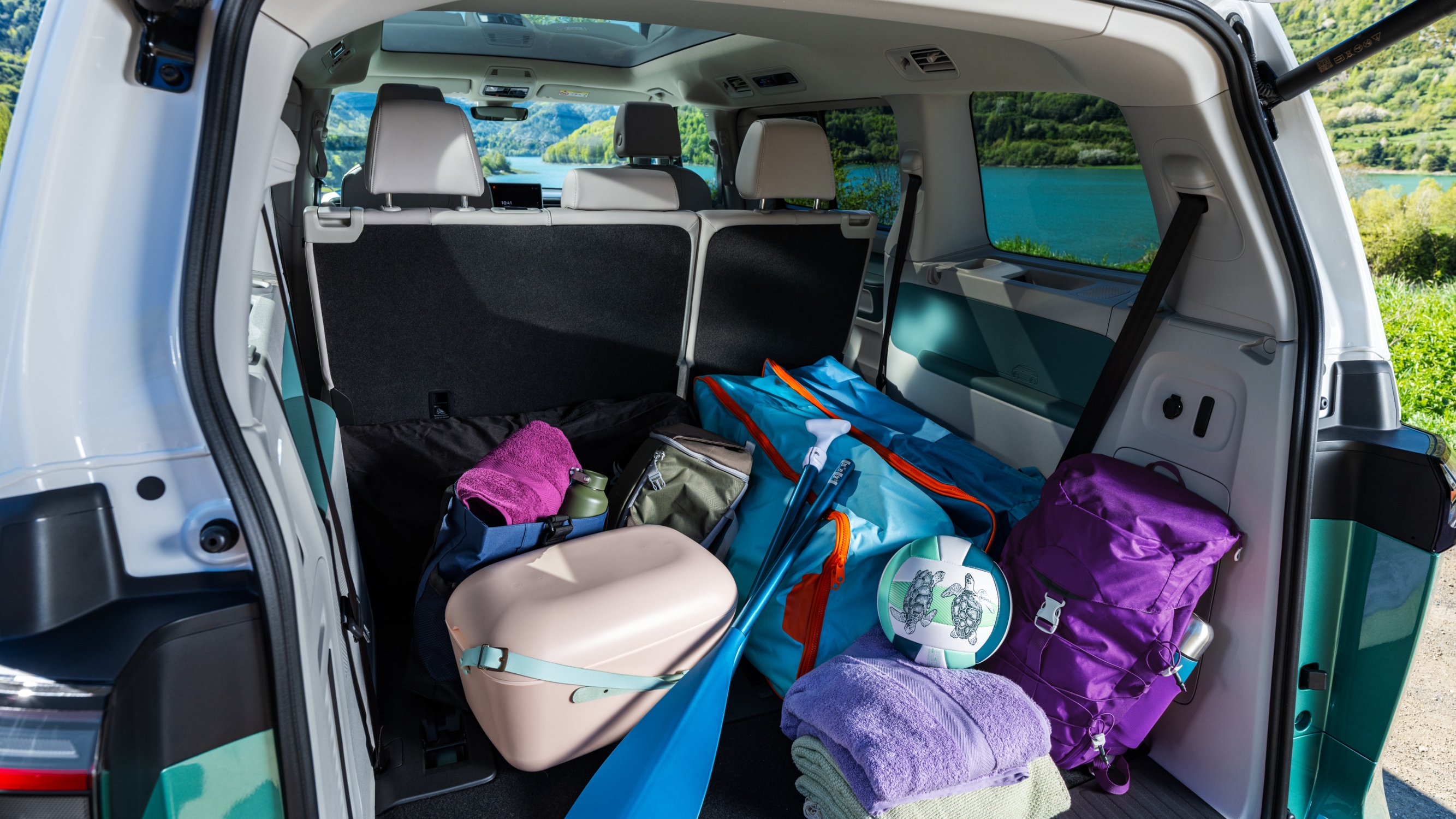 Enormt bagasjerom i ID. Buzz.