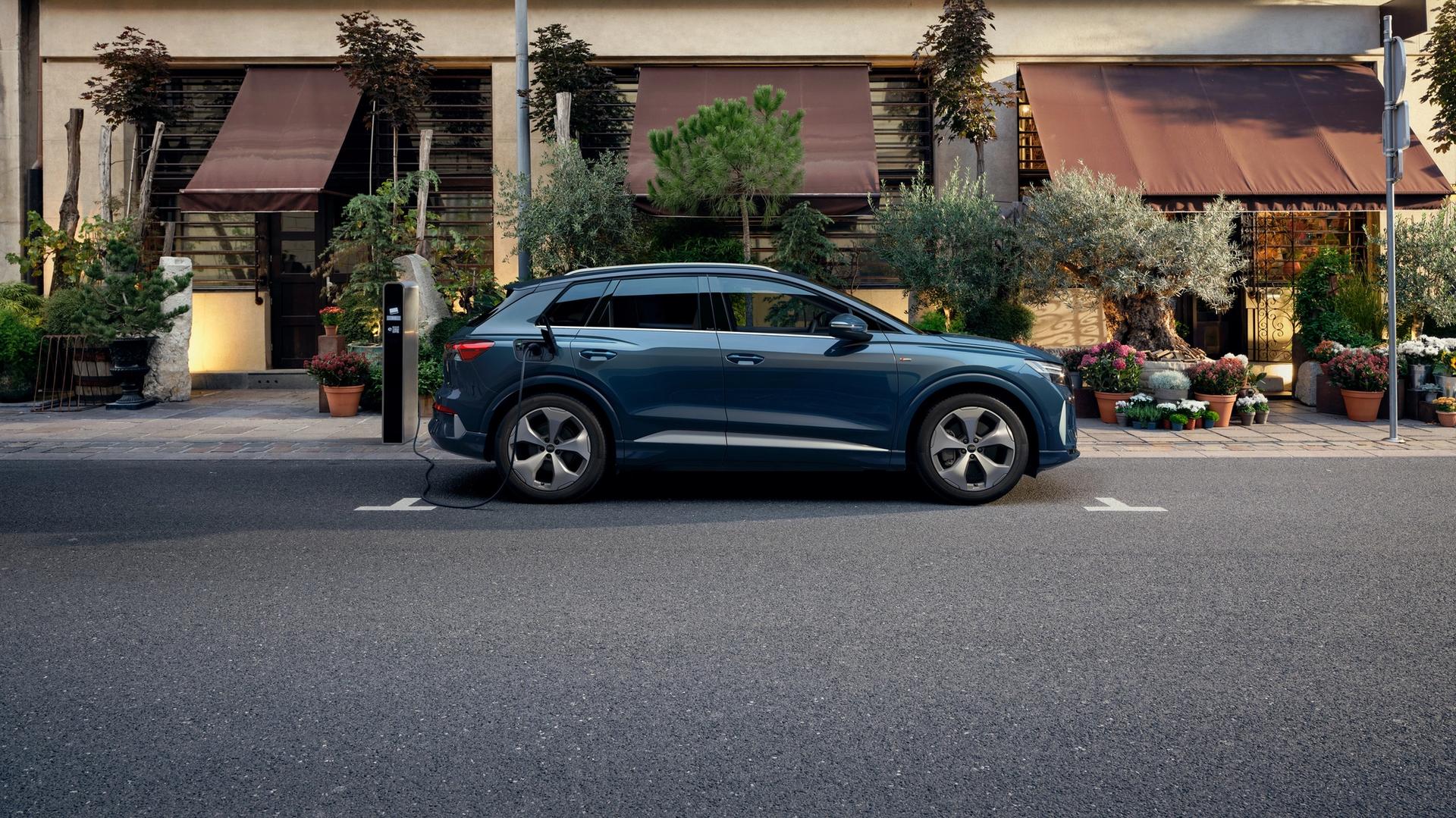 Bilde av en Q4 e-tron.